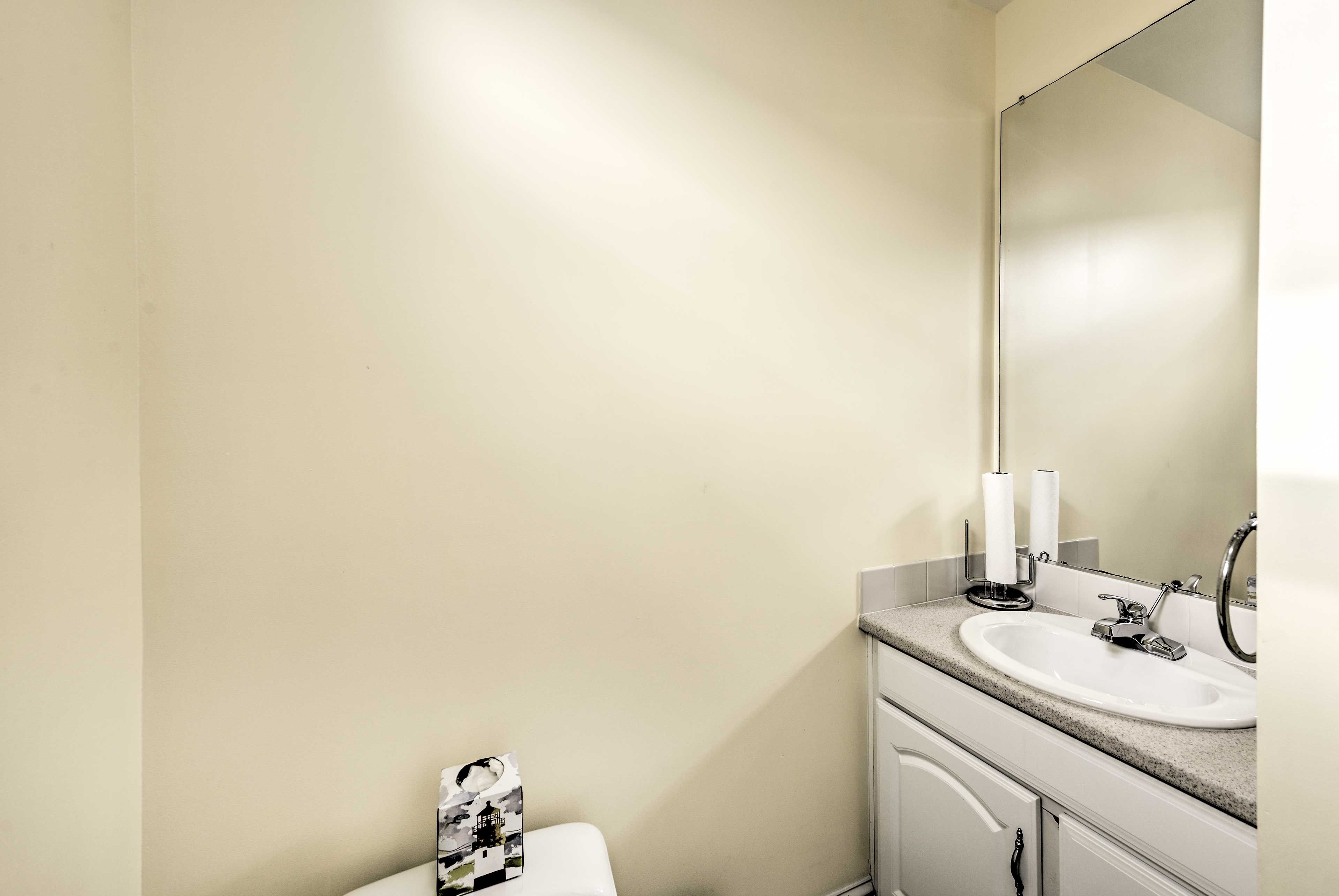 Half Bathroom | 1st Floor