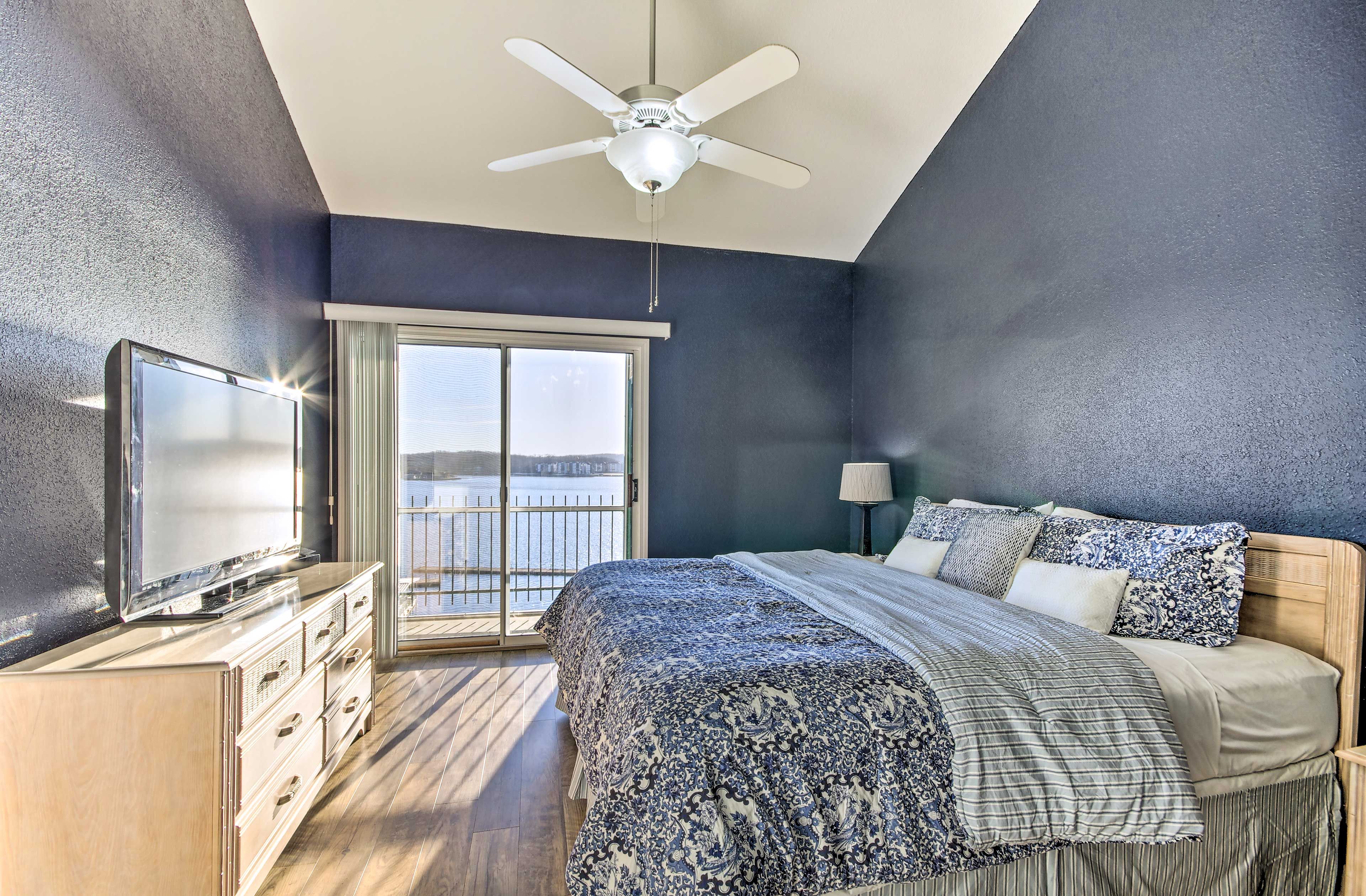 Bedroom 1 | King Bed | Smart TV w/ Cable