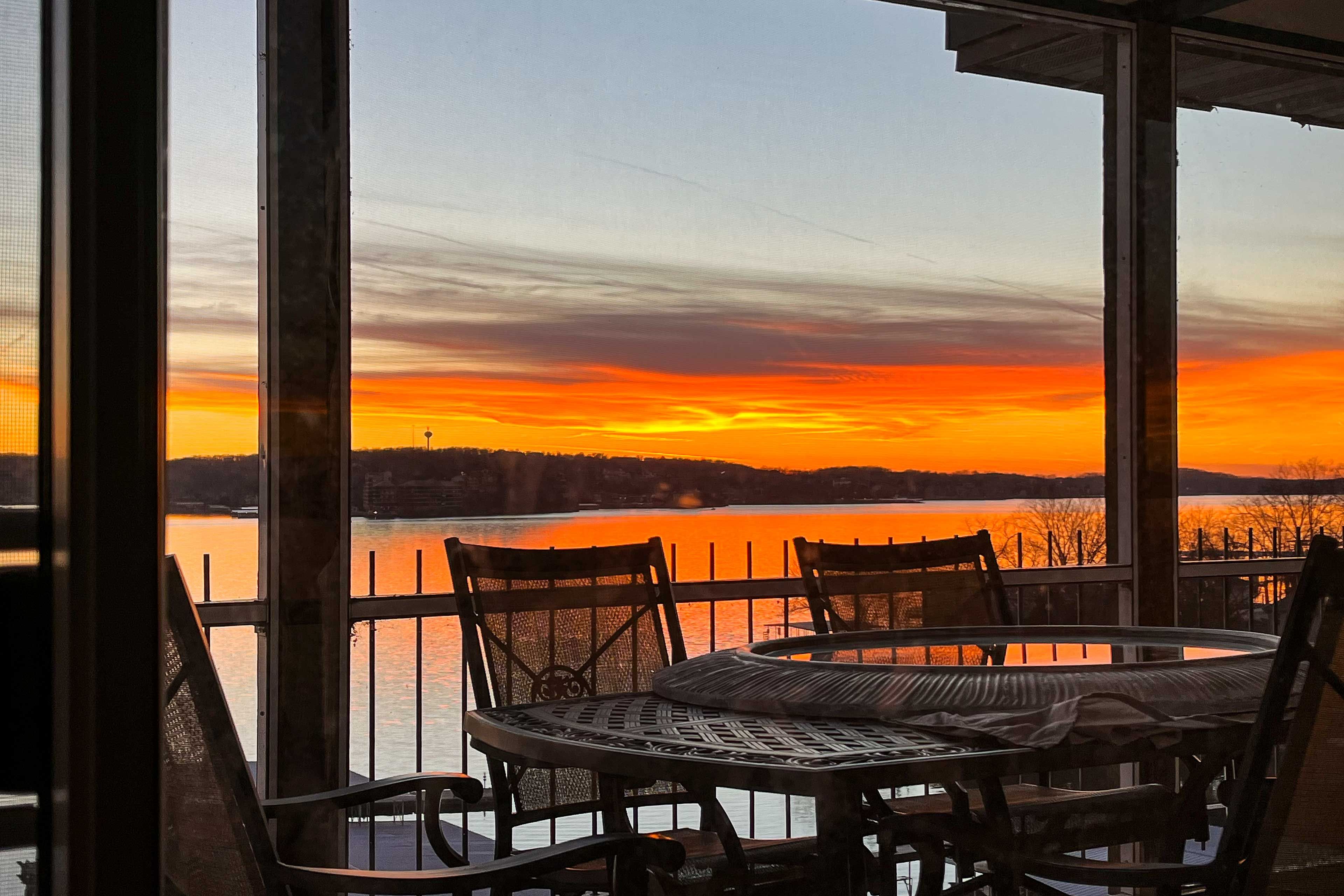 Lake Ozark Vacation Rental | 3BR | 2BA | Stairs Required | 1,200 Sq Ft