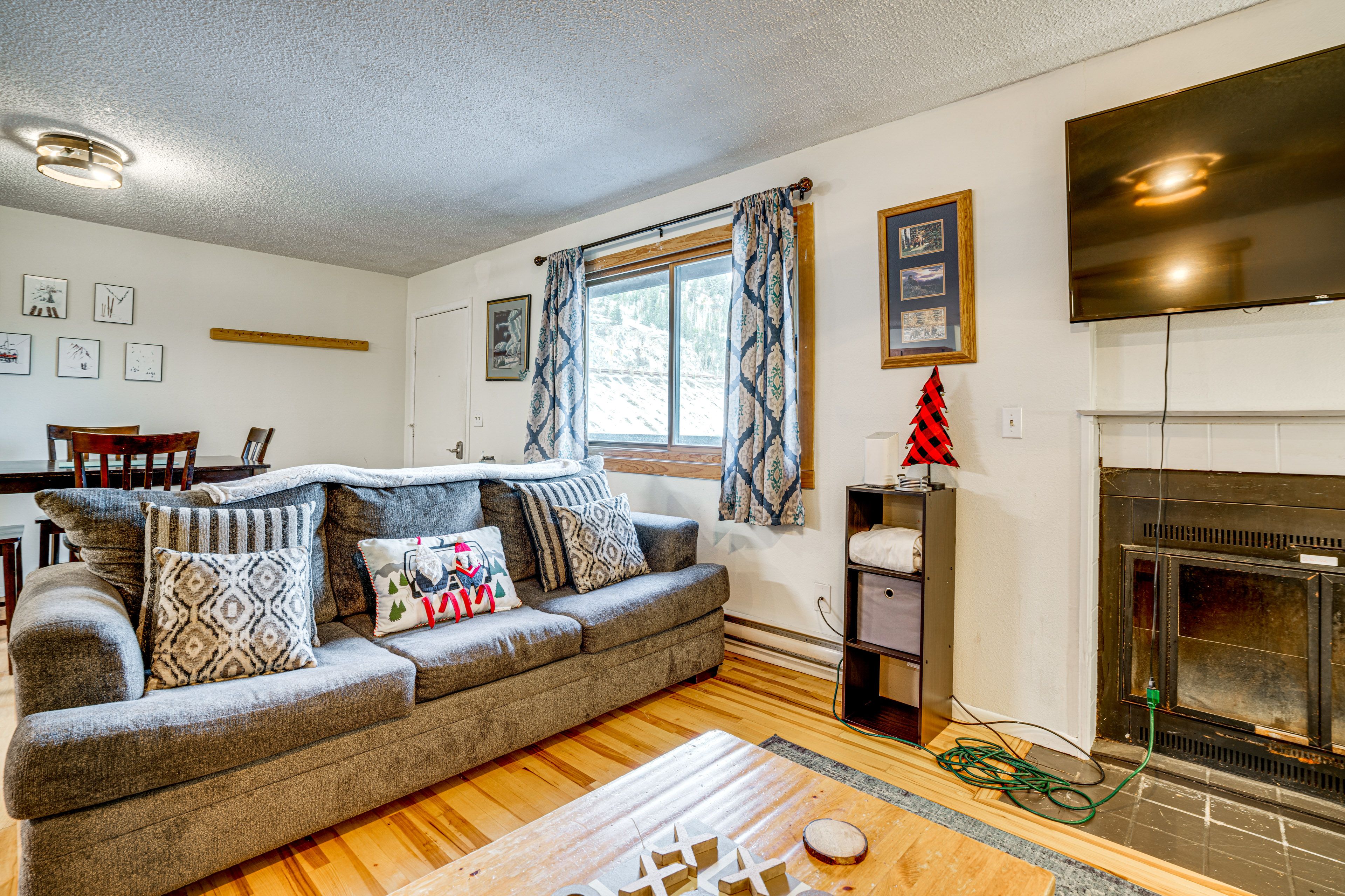 Living Room | Smart TV