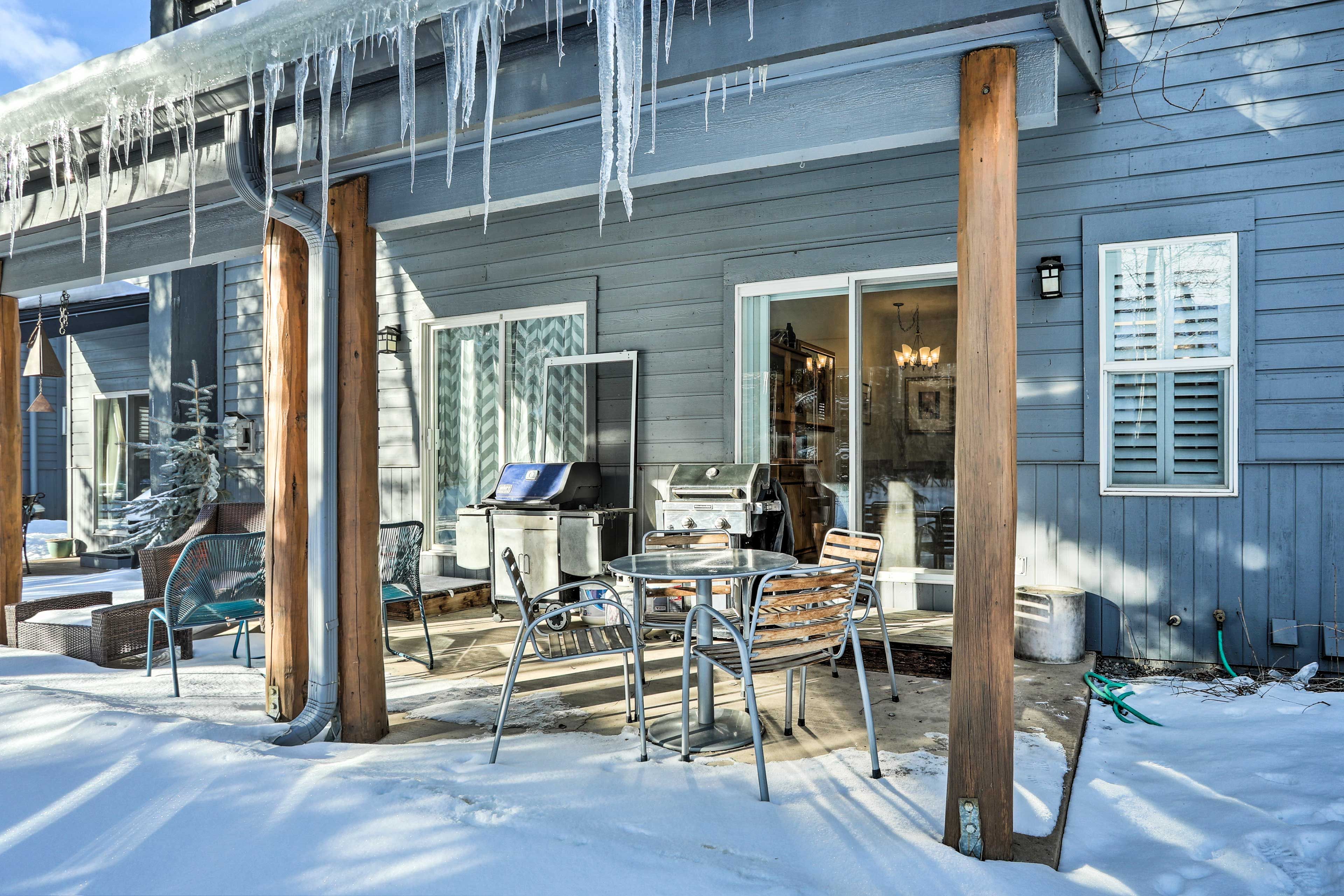 Private Patio | Gas Grill