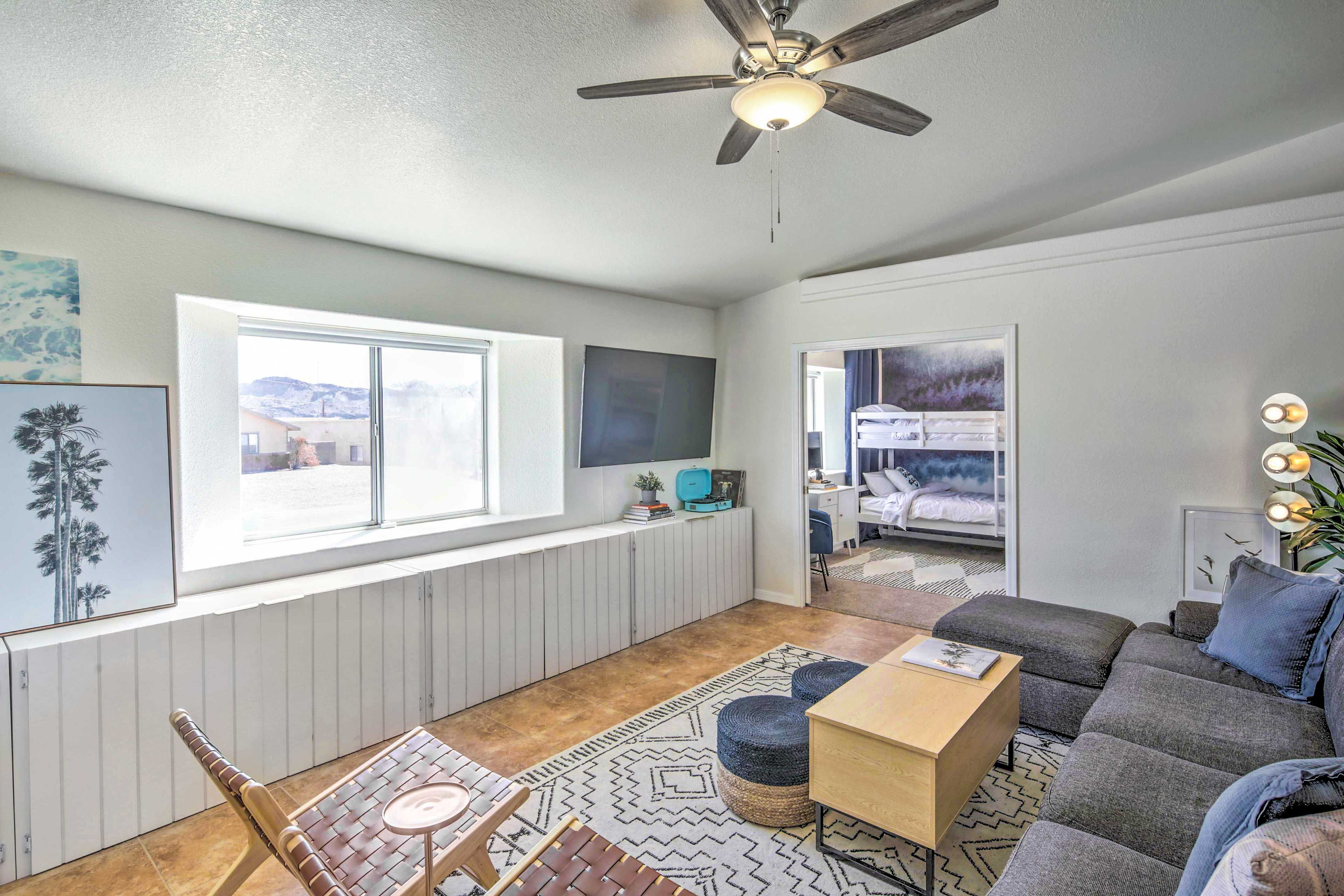 Living Area | Free WiFi | Smart TV