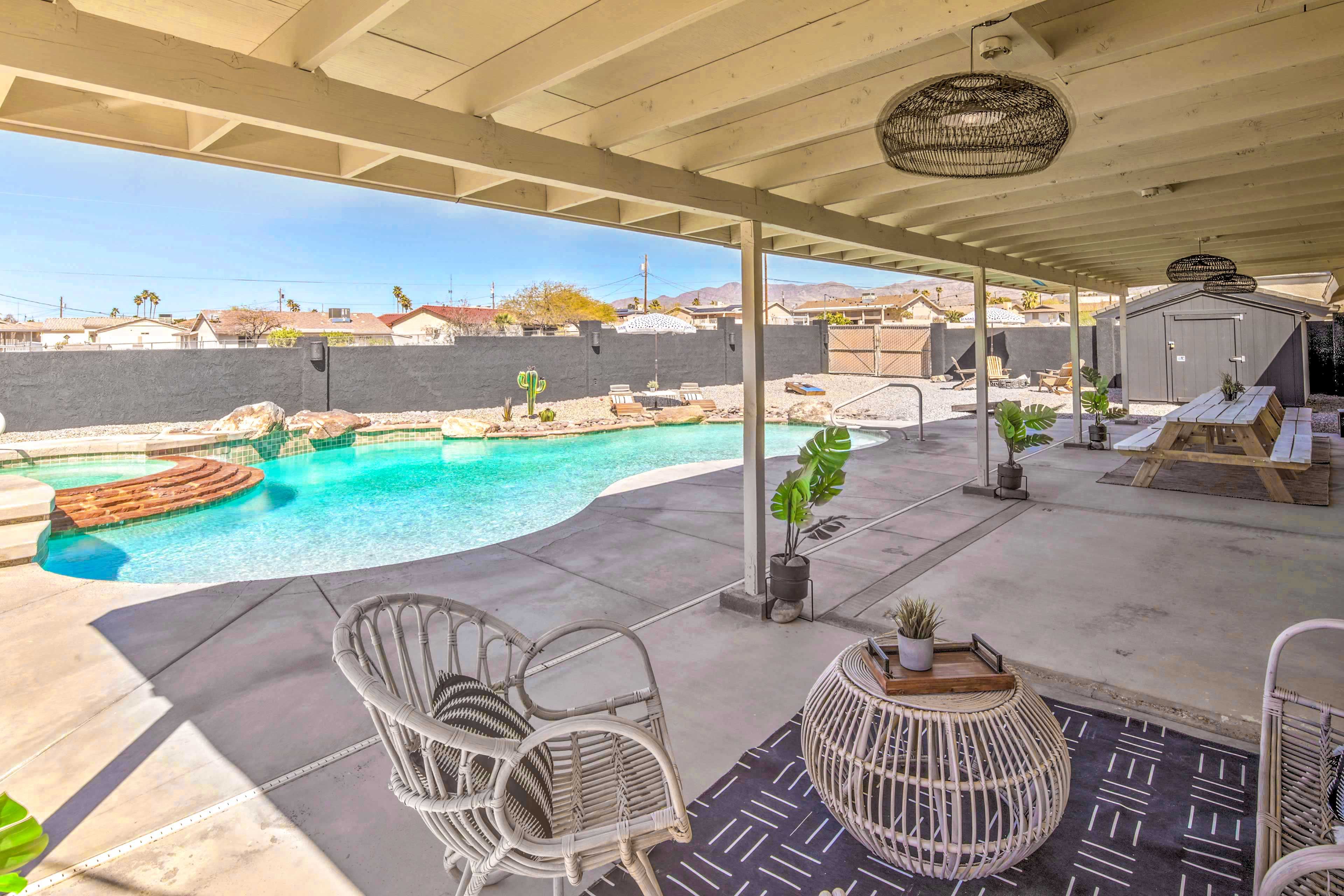 Private Backyard | Covered Patio
