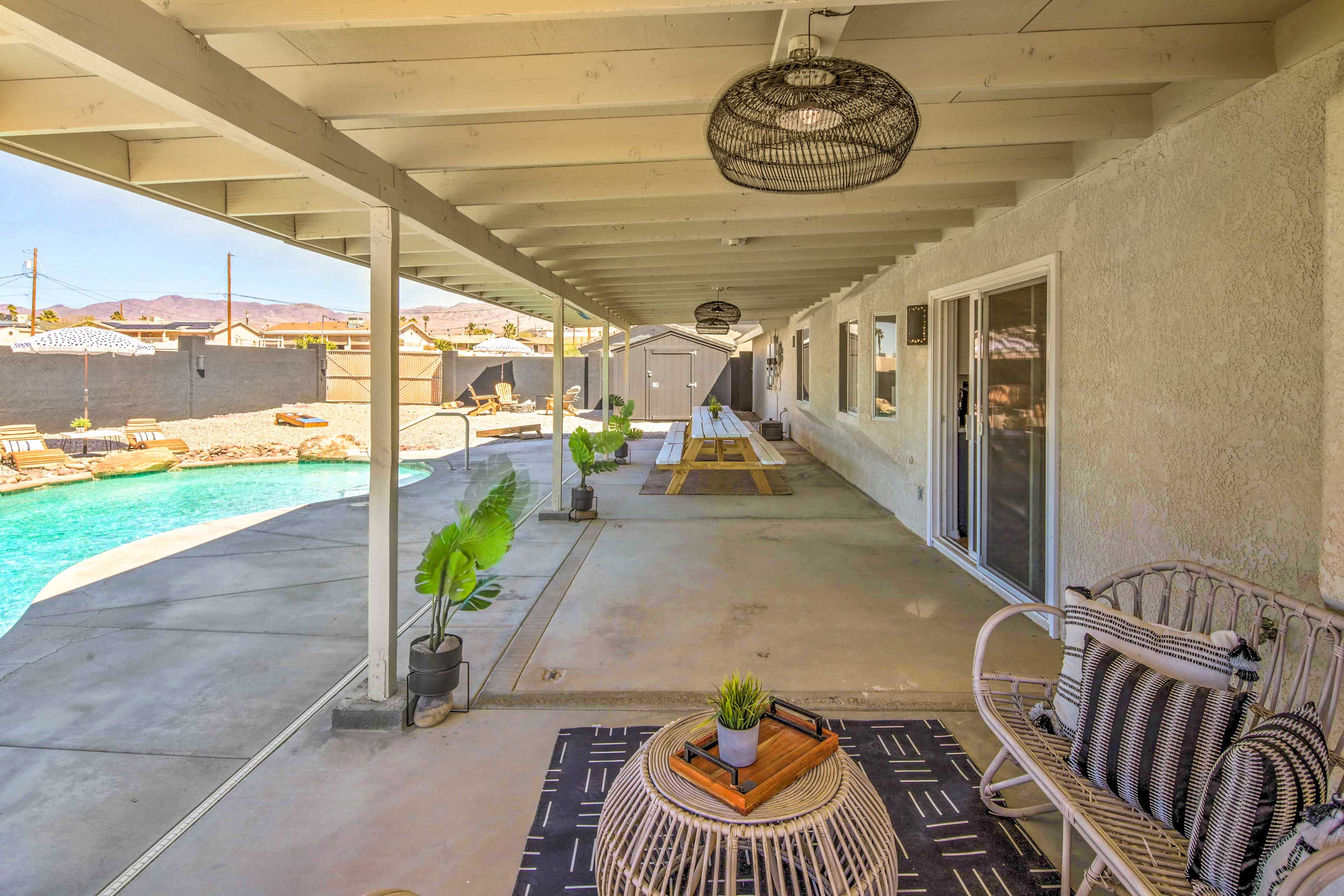 Private Backyard | Covered Patio