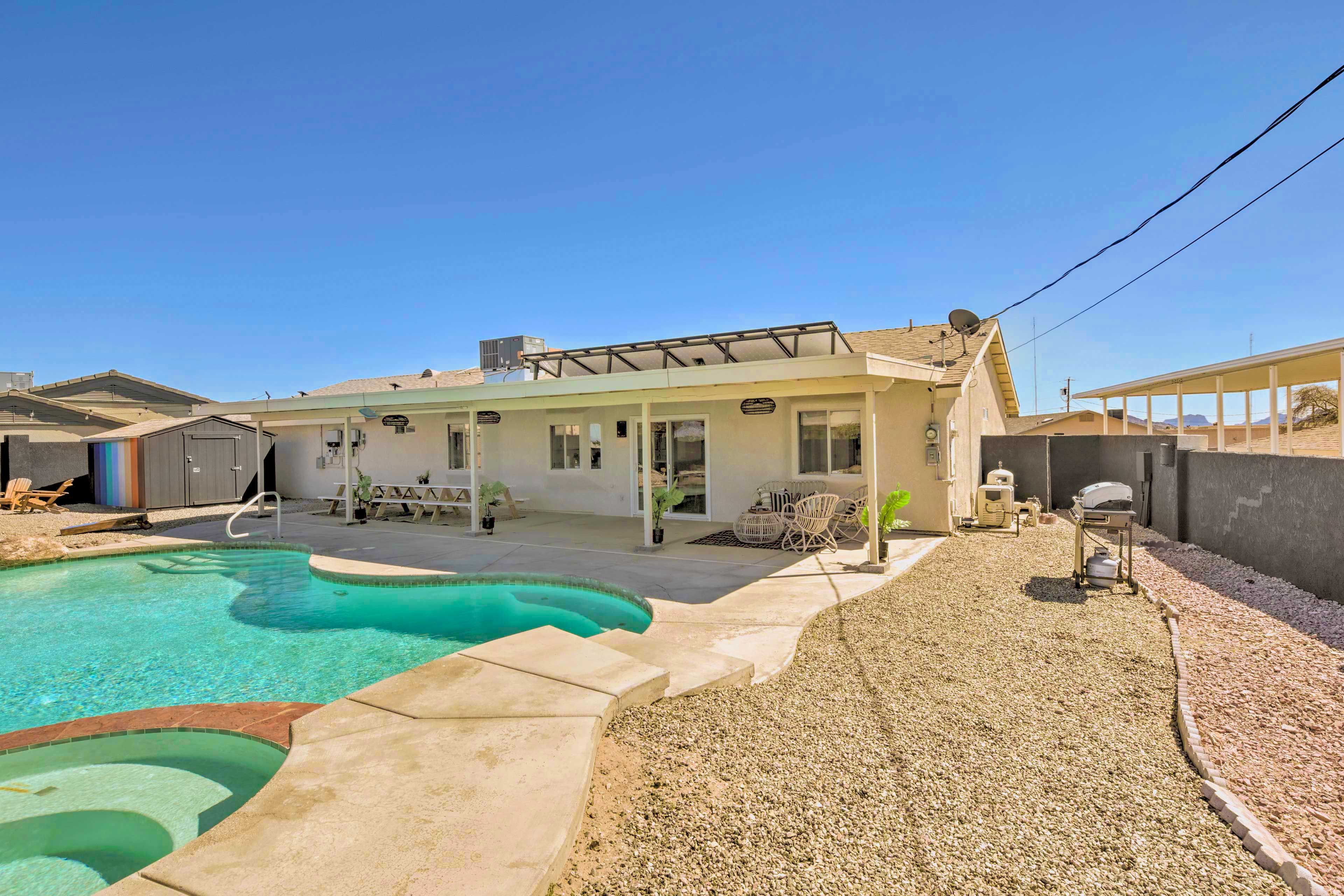 Private Backyard | Gas Grill