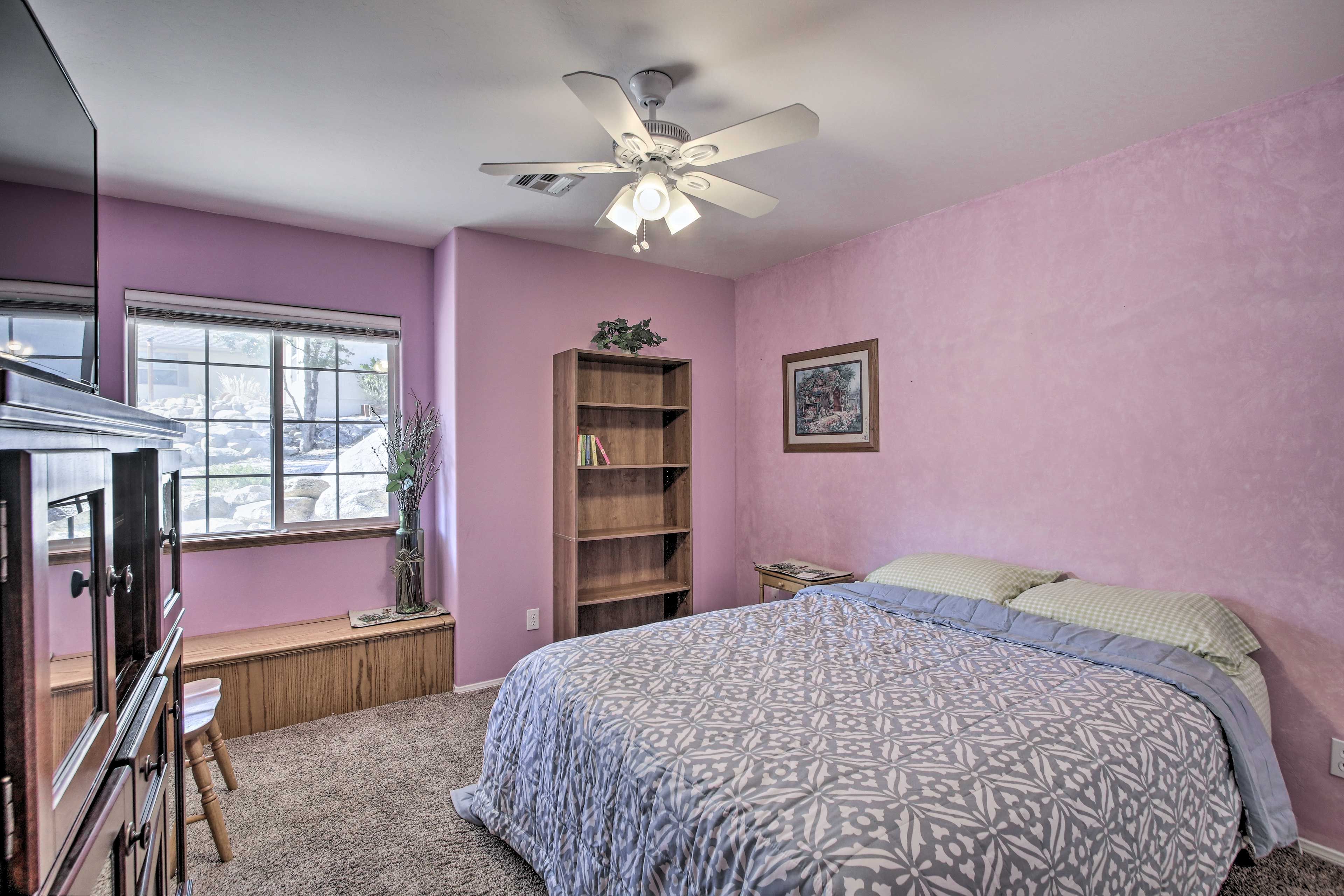 Bedroom 2 | Queen Bed