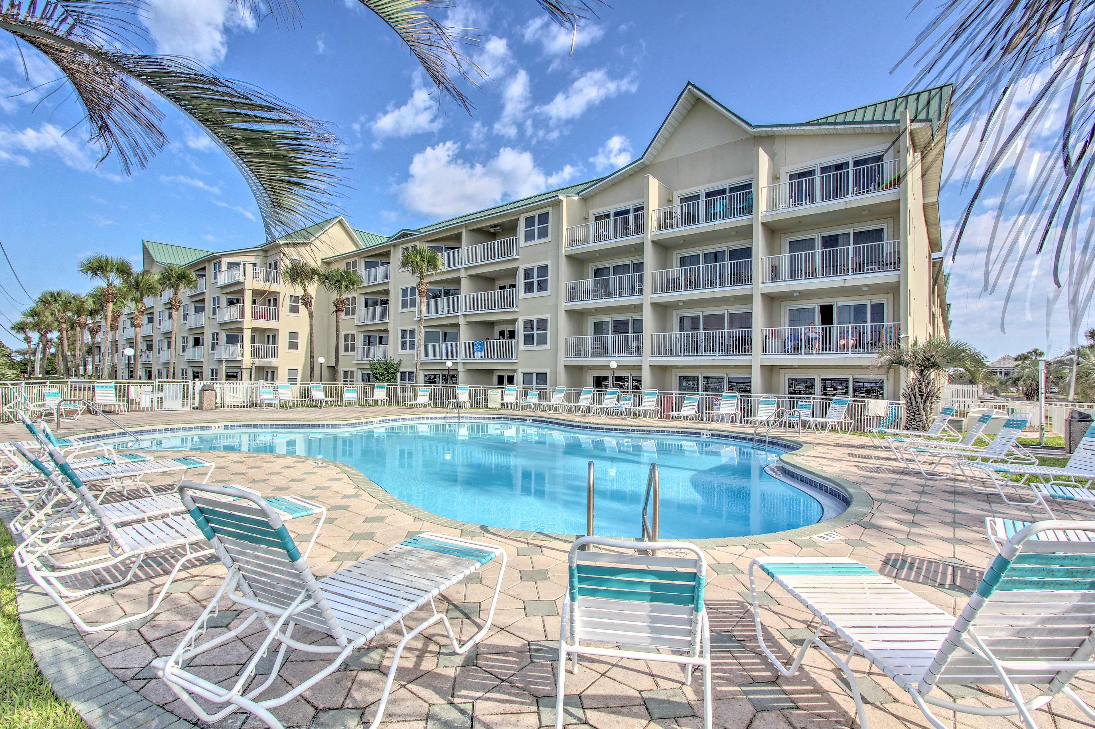 Community Amenities | Pool (Seasonally Heated)