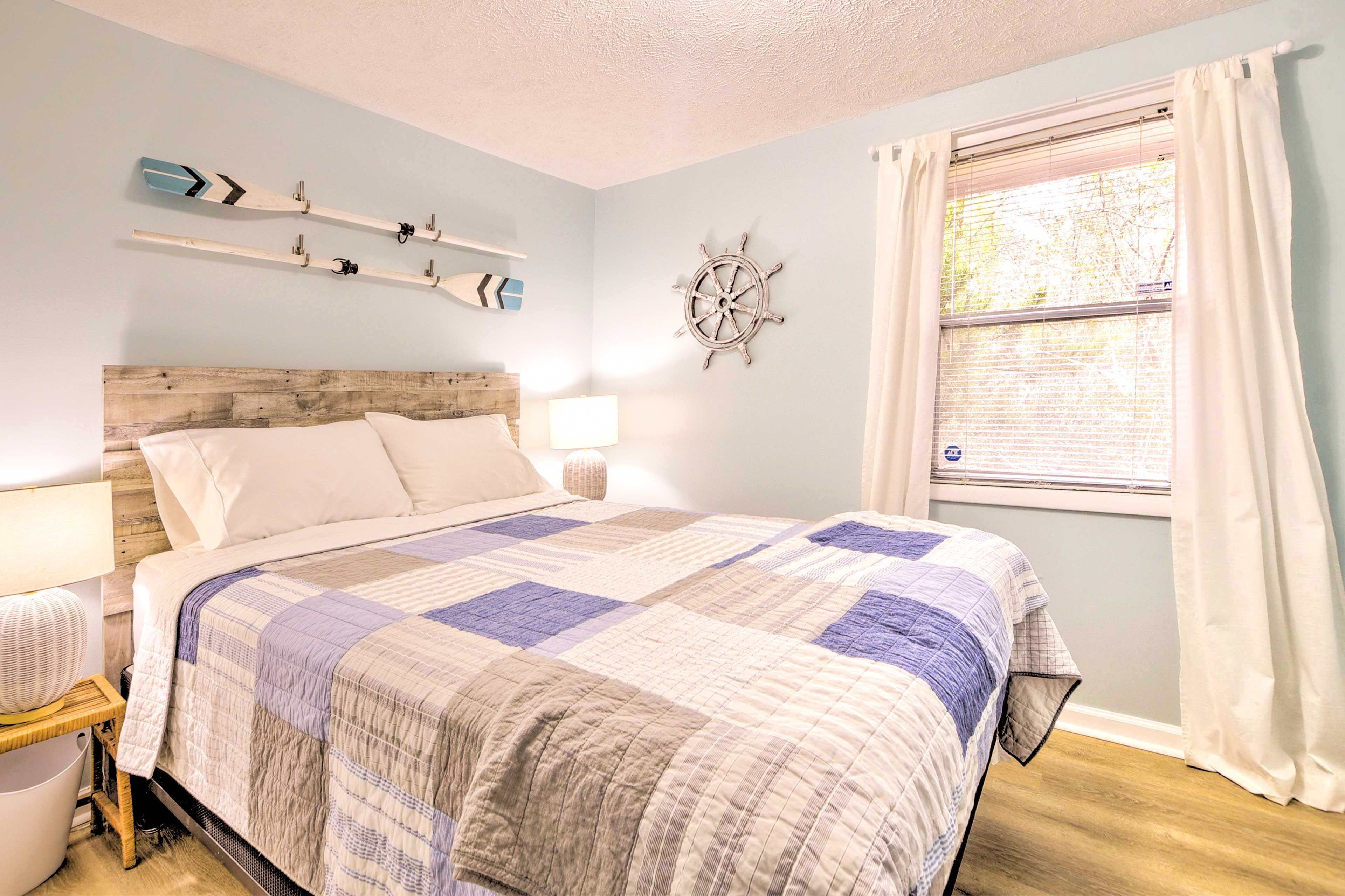 Bedroom 4 | Queen Bed
