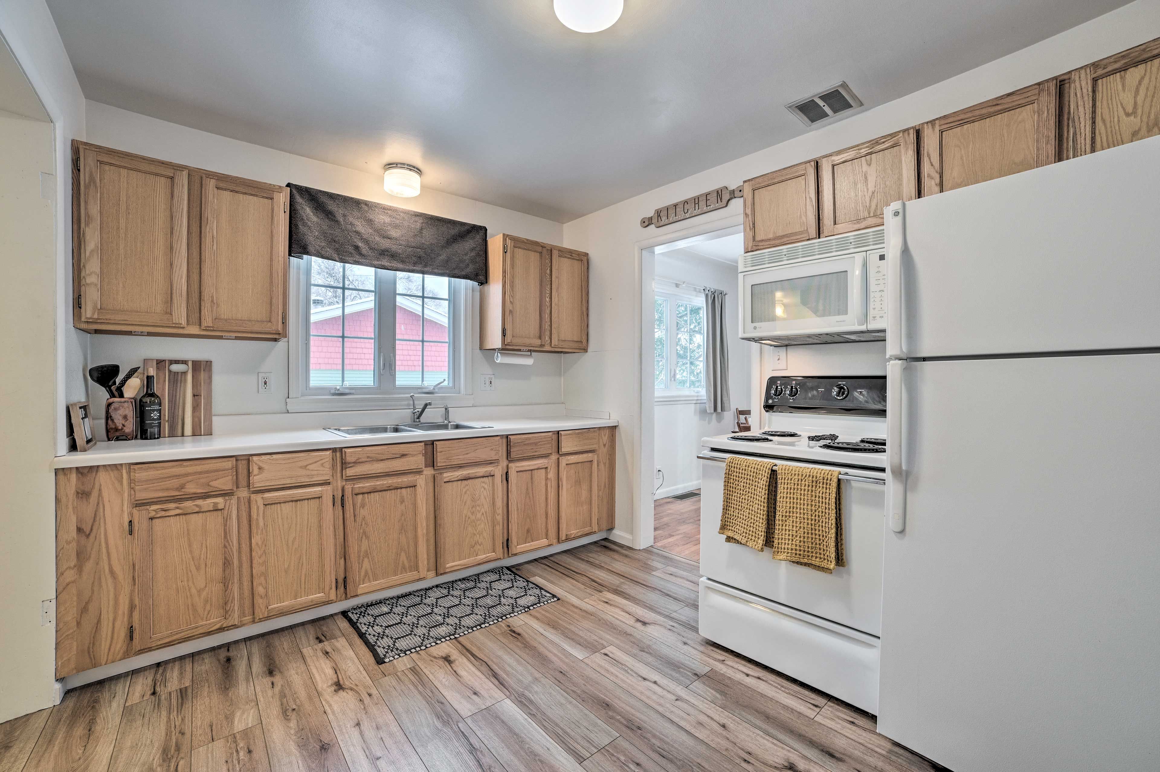 Kitchen | Well-Equipped | Basic Cooking Essentials Provided