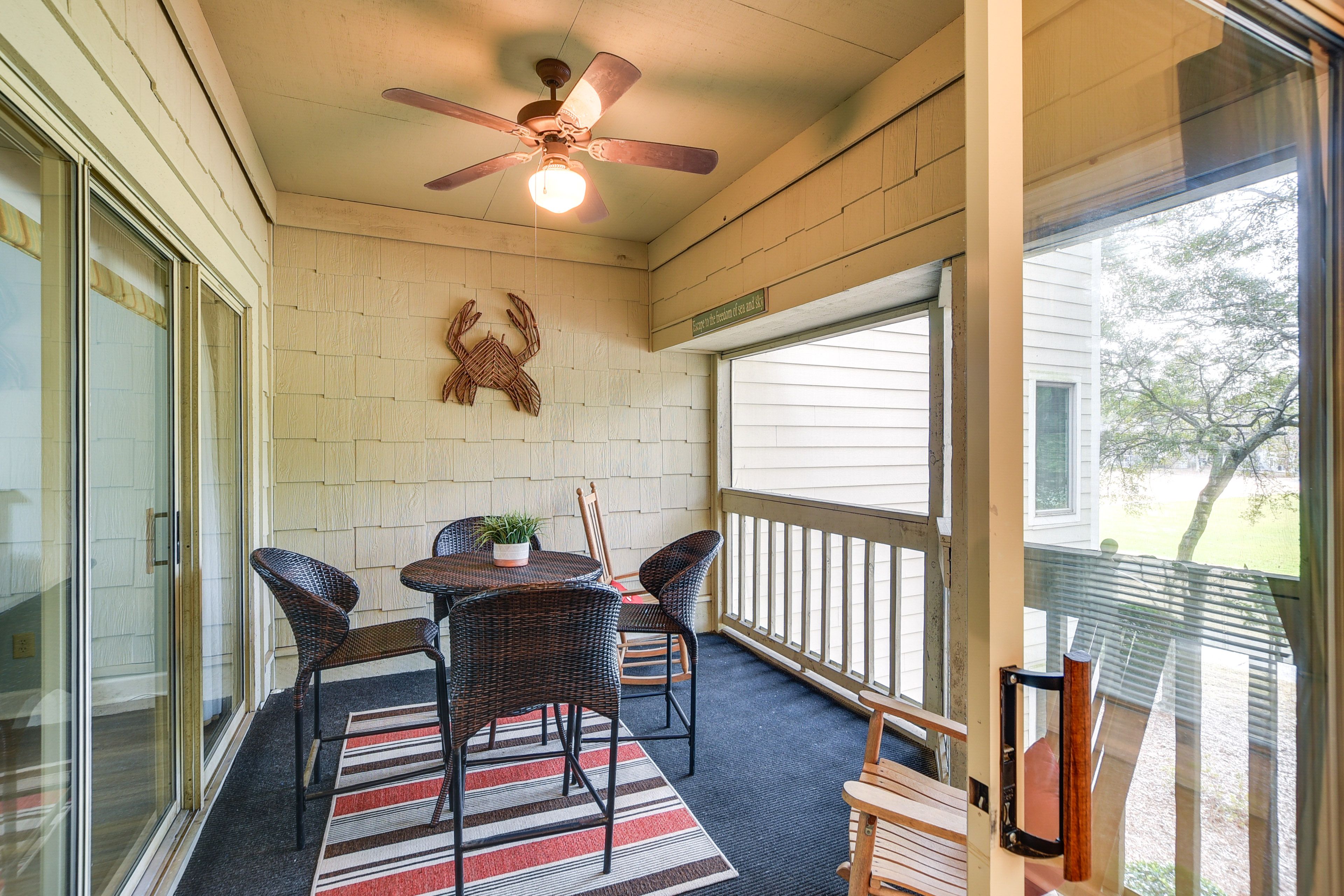 Screened-In Balcony