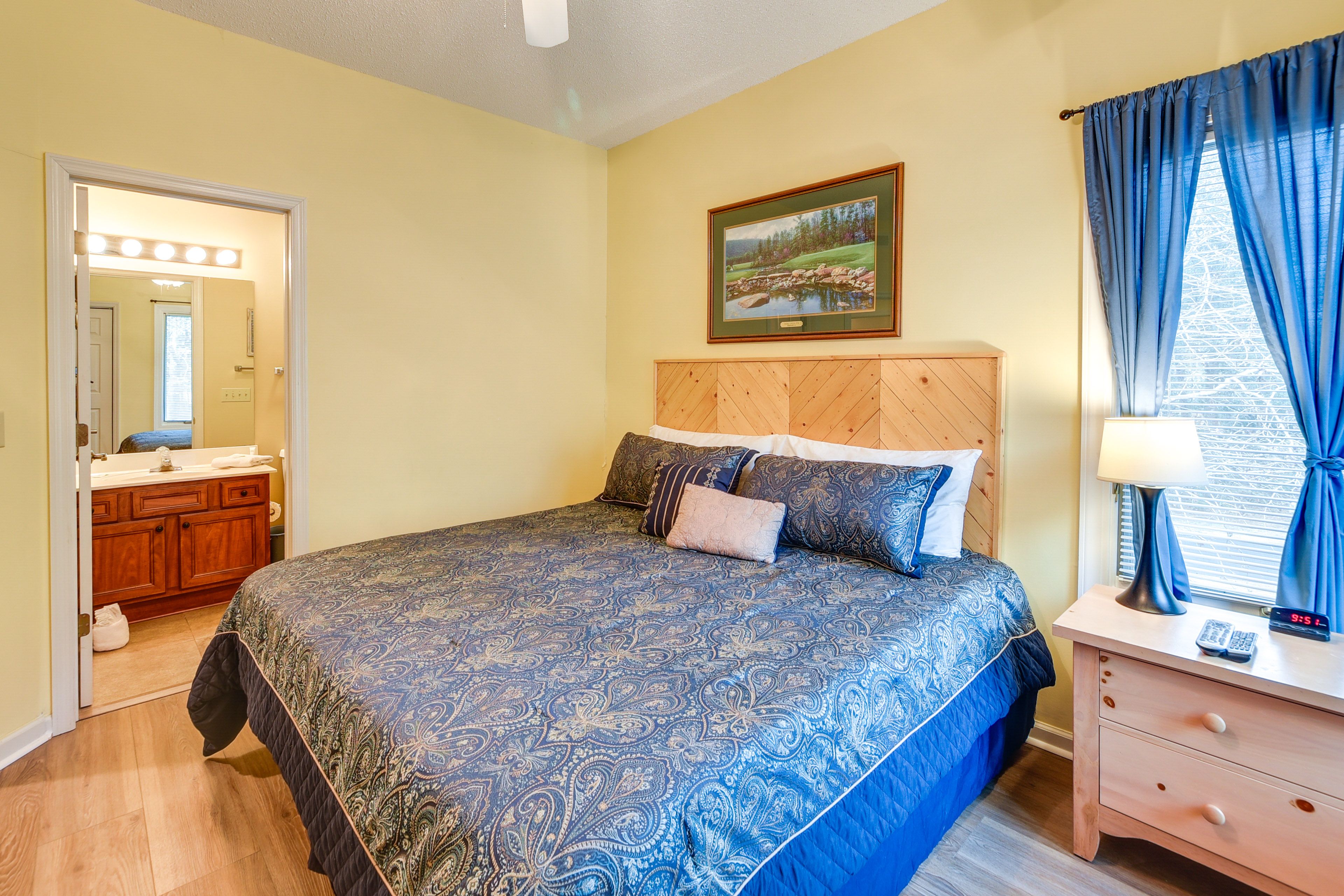 Bedroom 2 | King Bed | | Smart TV w/ Cable