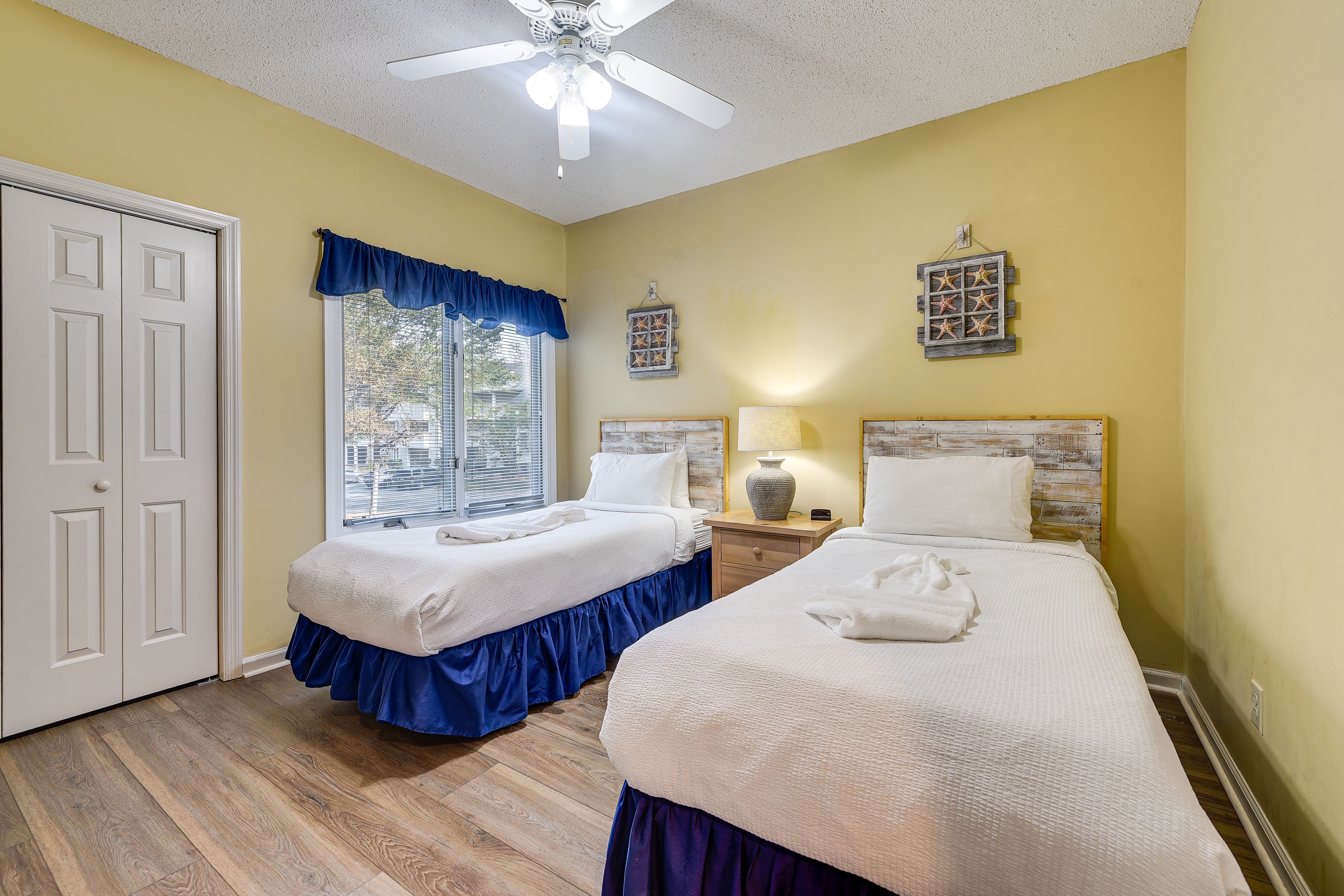 Bedroom 3 | 2 Twin XL Beds