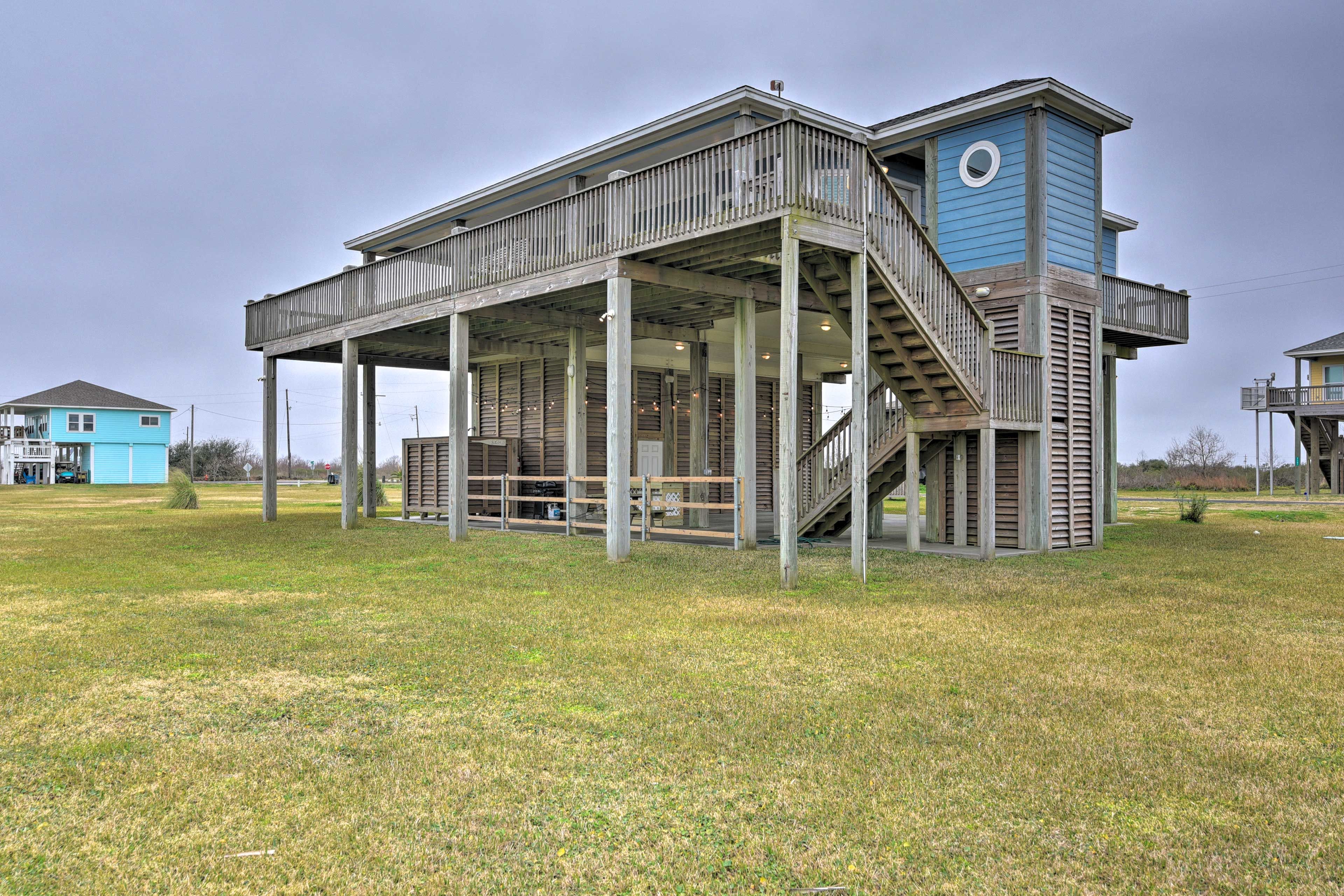 Parking | Carport (2 Vehicles) | Driveway (2 Vehicles)