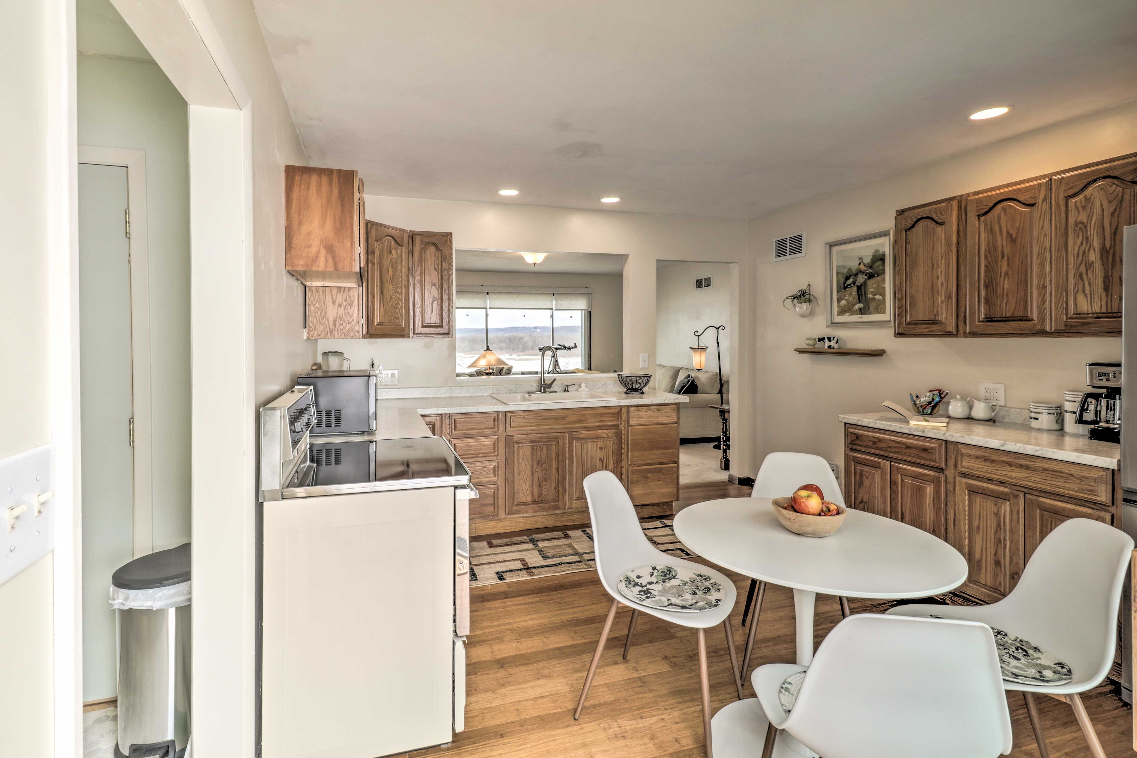 Well-Equipped Kitchen | Ice Maker