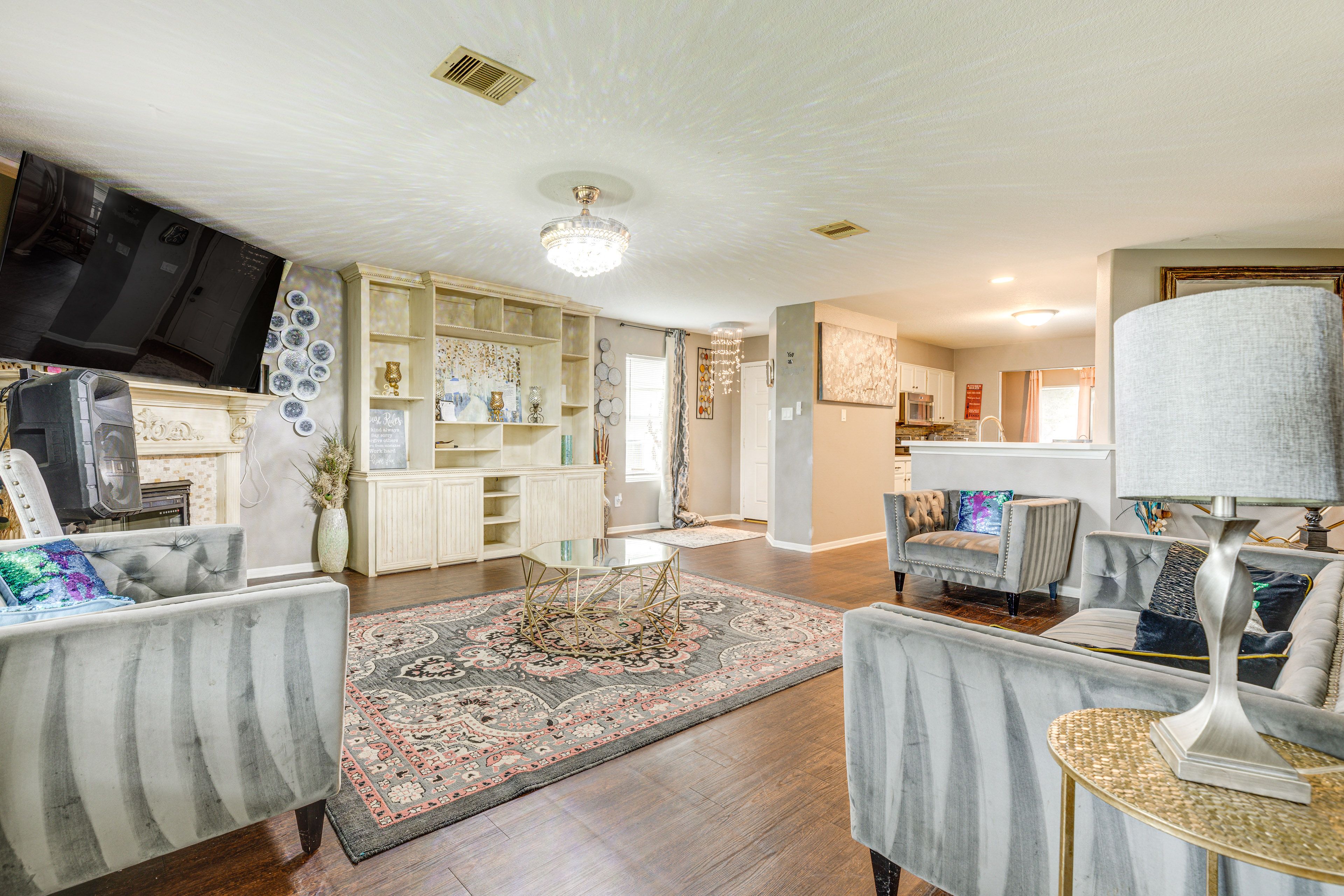 Living Room | Central Heating & A/C | 1st Floor