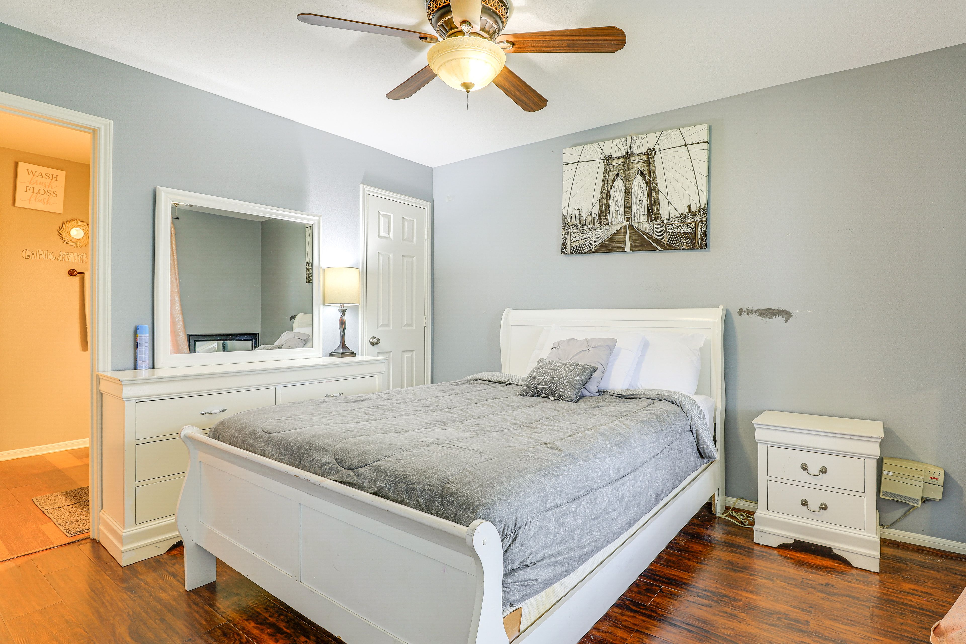 Bedroom 1 | Queen Bed | 1st Floor