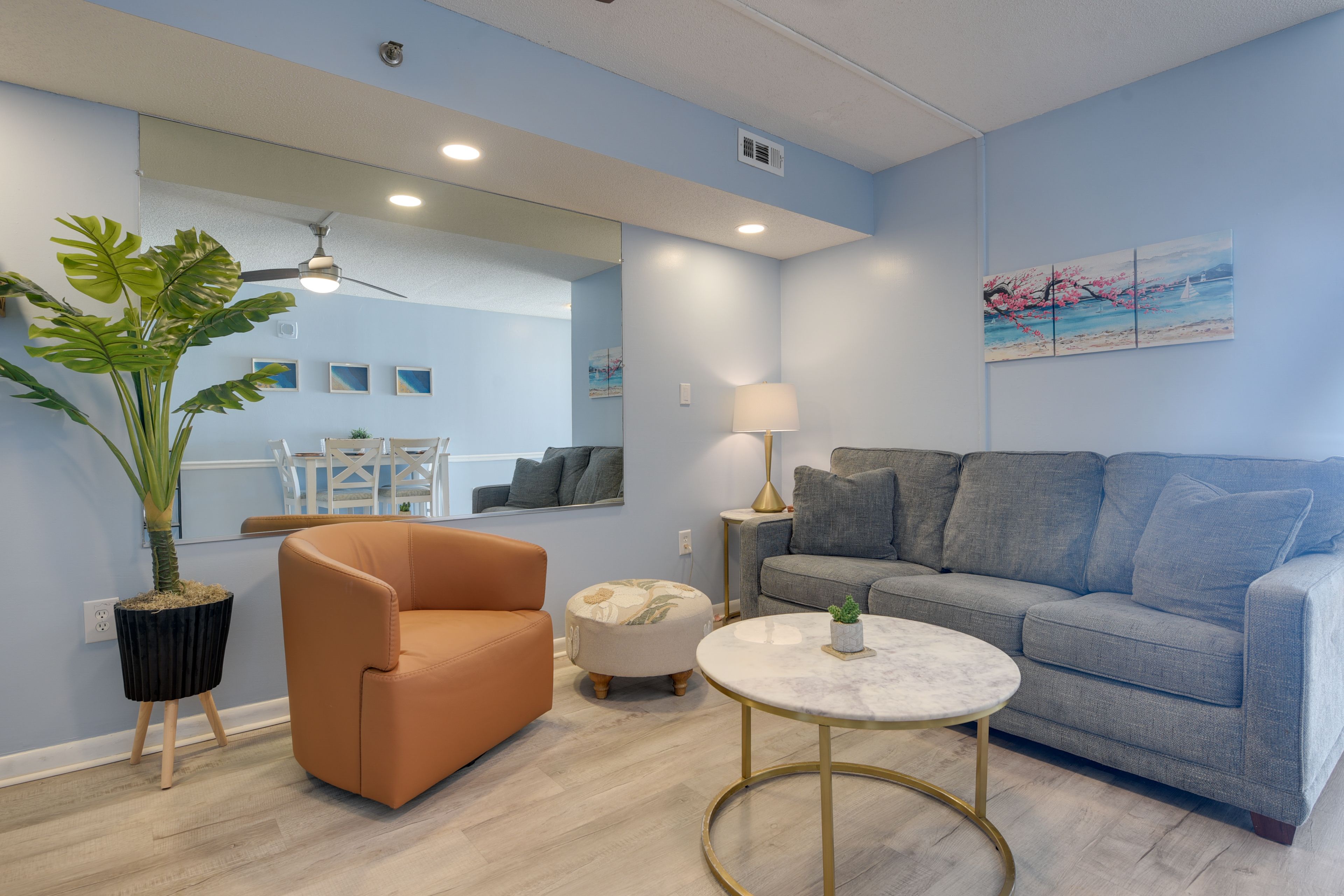 Living Room | Queen Sleeper Sofa | Free WiFi