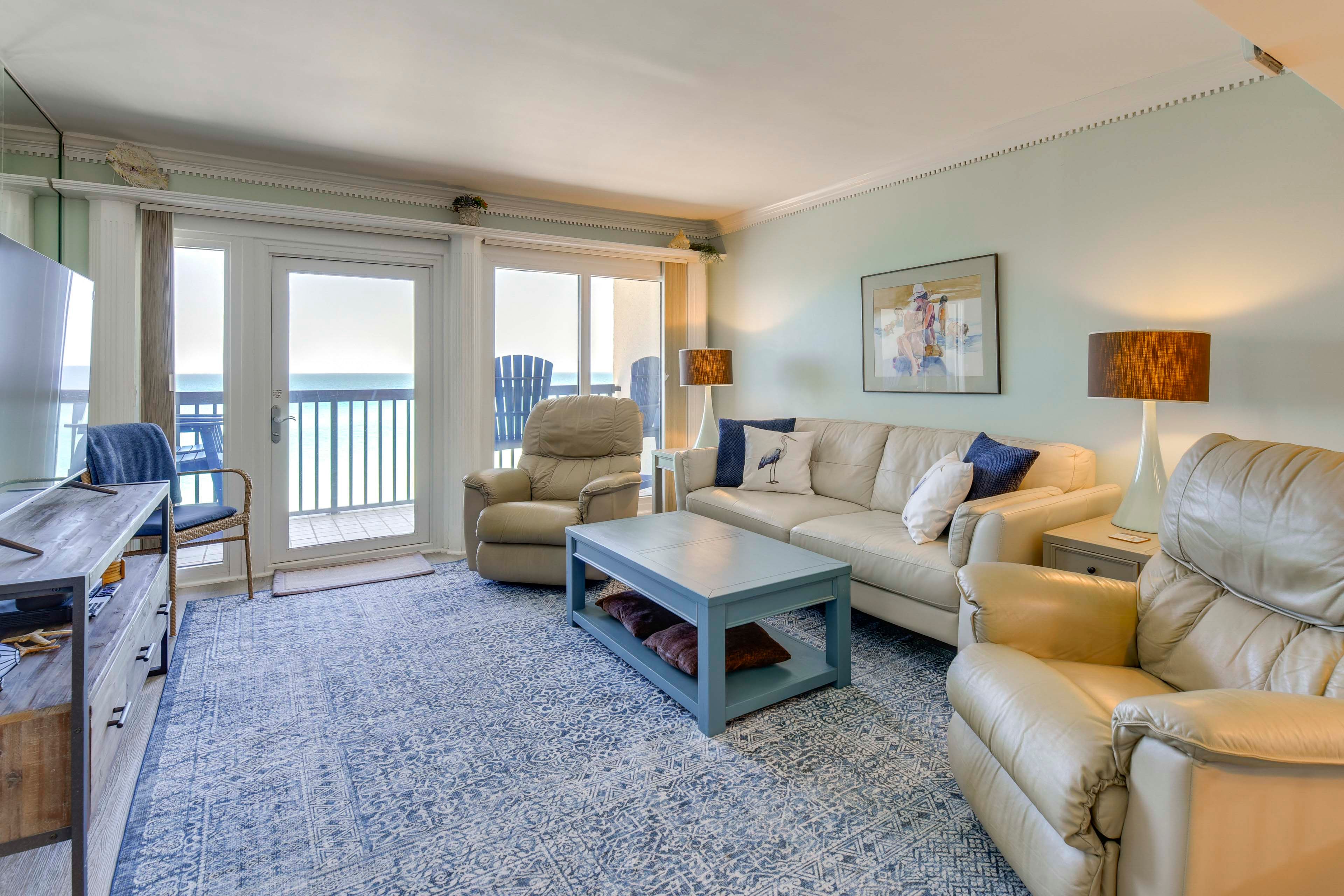 Living Room | Free WiFi | Smart TV