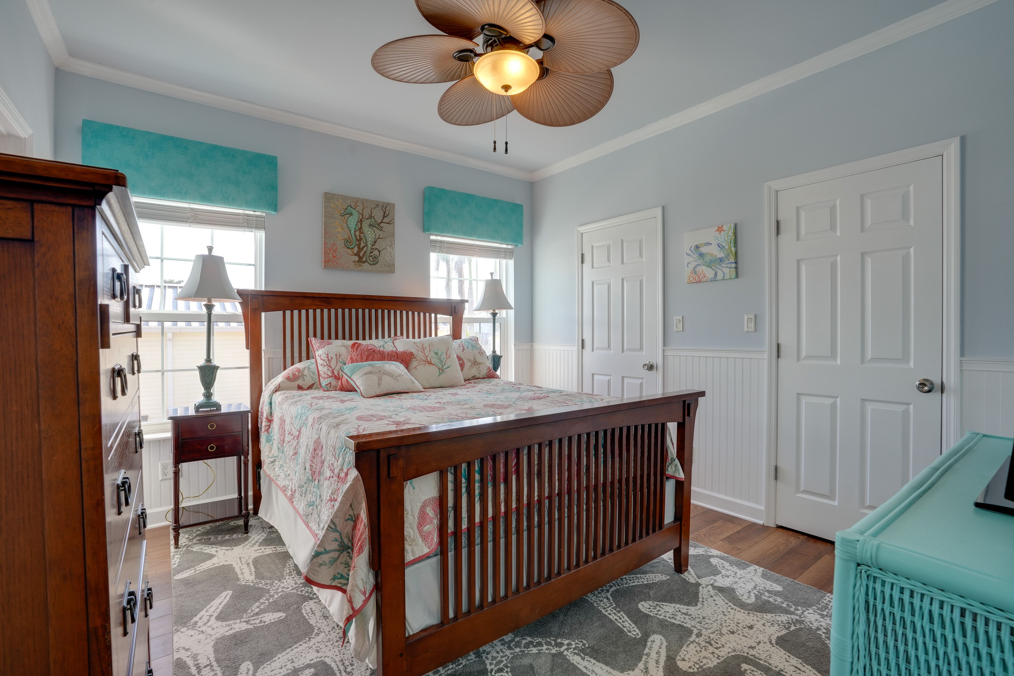 Bedroom 1 | Queen Bed | Linens Provided | En-Suite Bathroom