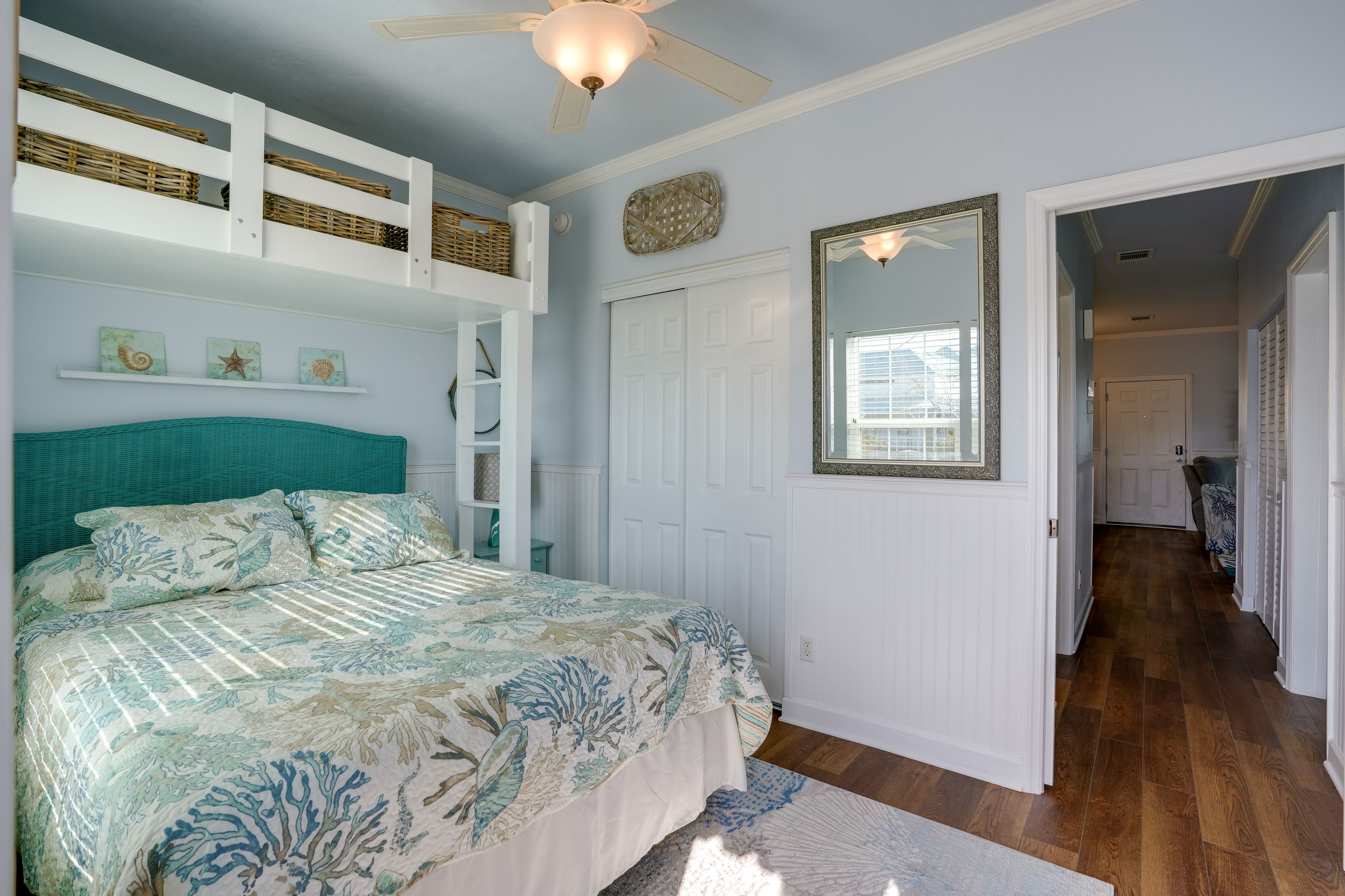 Bedroom 2 | Queen Bed