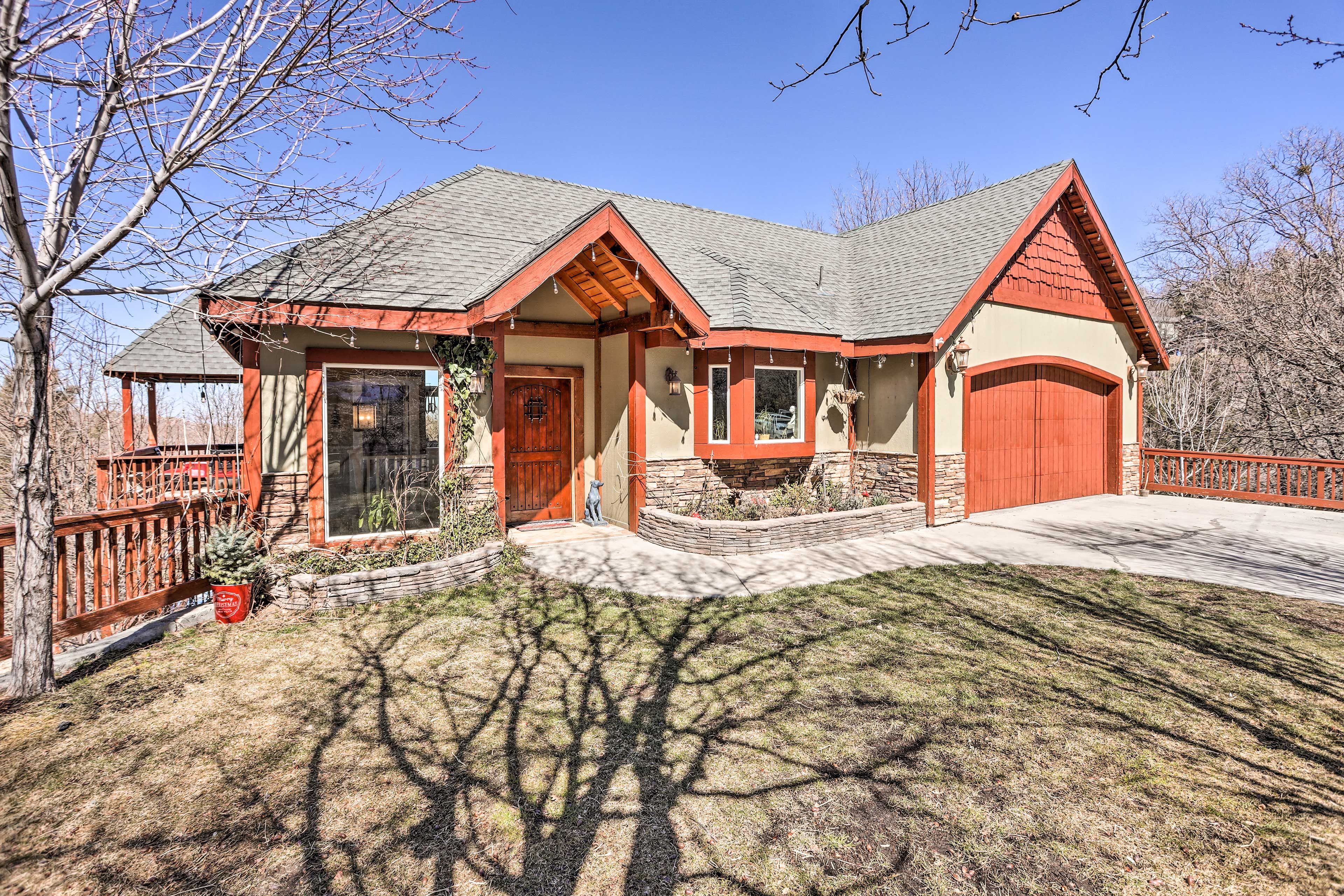 House Exterior | 3 Exterior Security Cameras (Facing Out)
