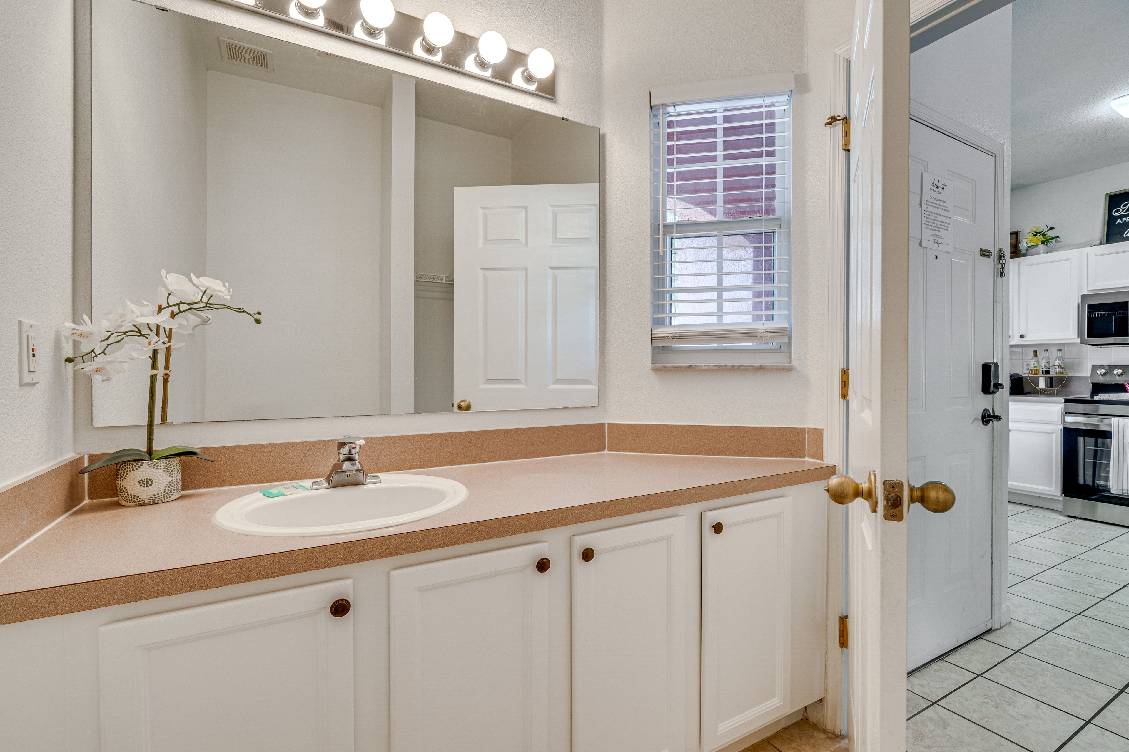 Half Bathroom | 1st Story