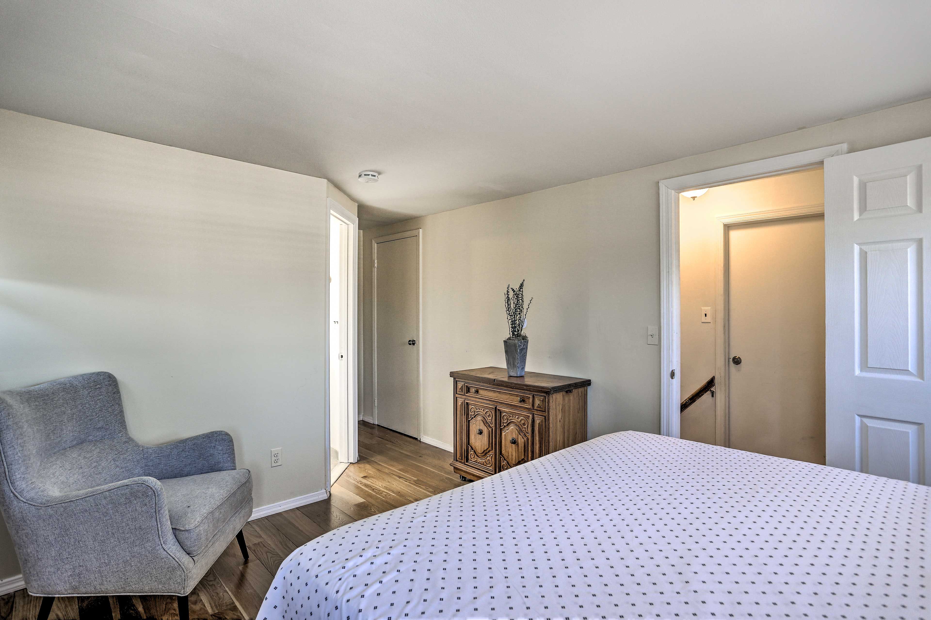 Bedroom | En-Suite Bathroom