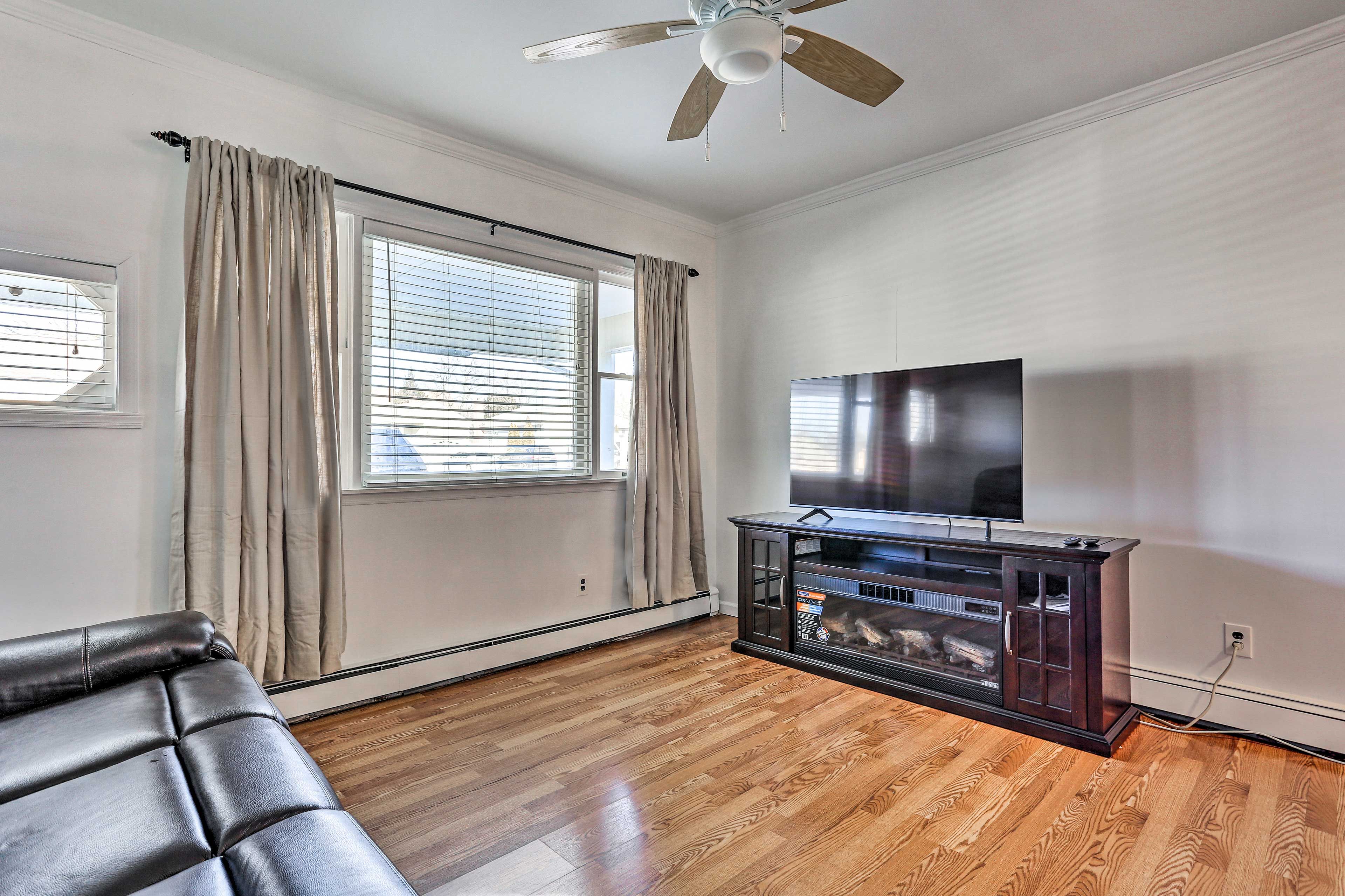 Living Room | Smart TV