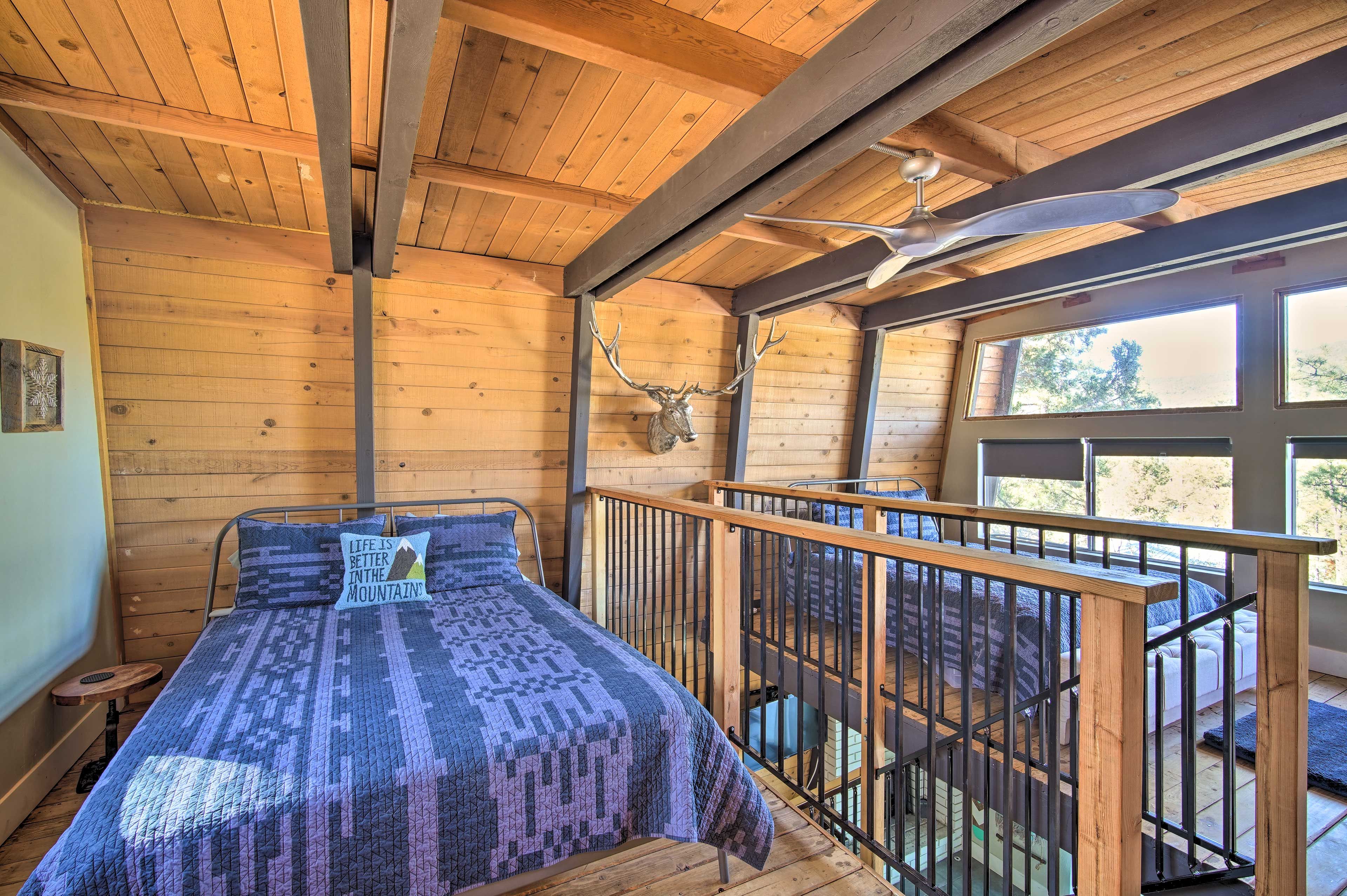 Studio | Loft | 2 Queen Beds | Linens Provided