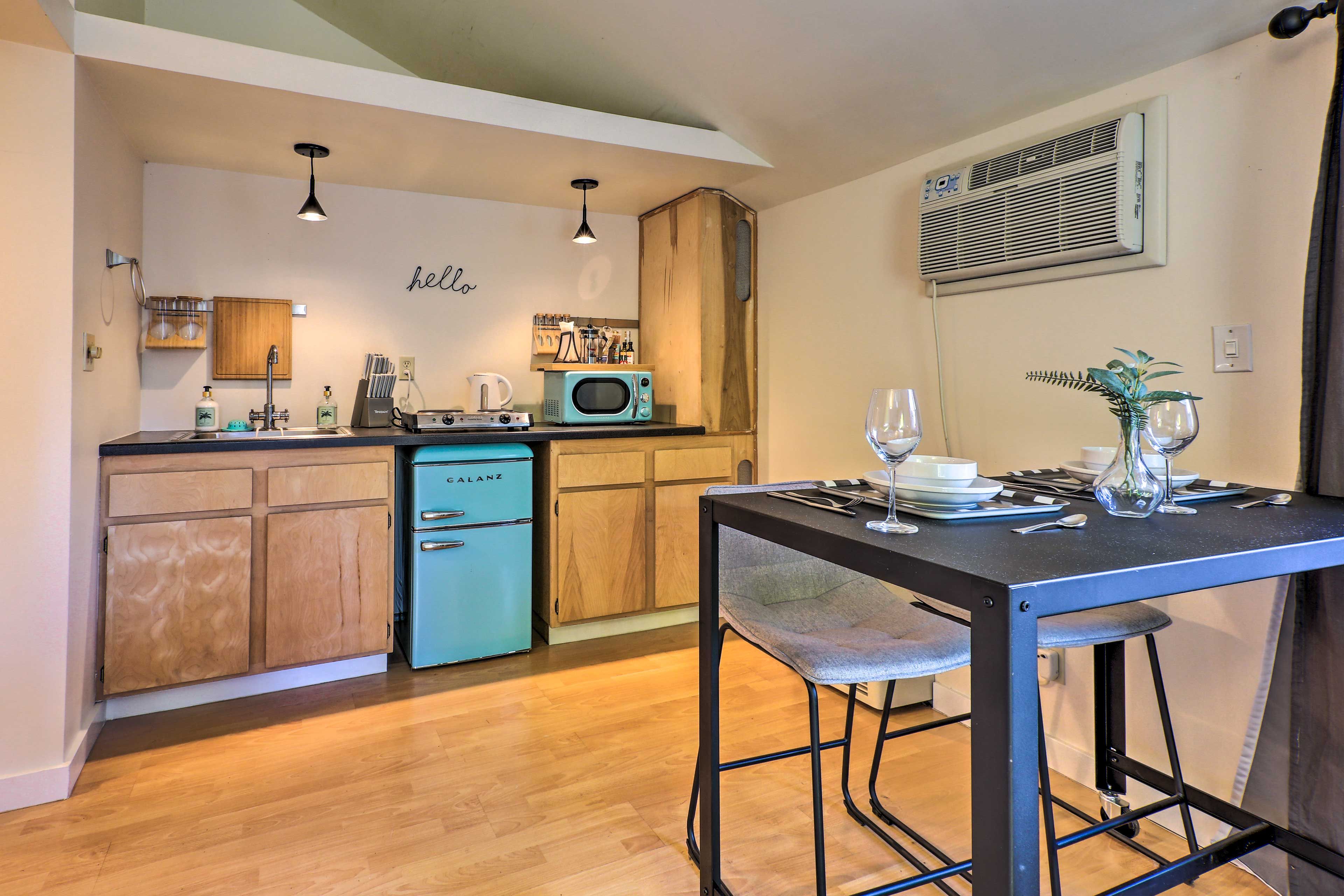 Kitchenette | Well-Equipped | Microwave | Cooking Basics | Dishware/Flatware