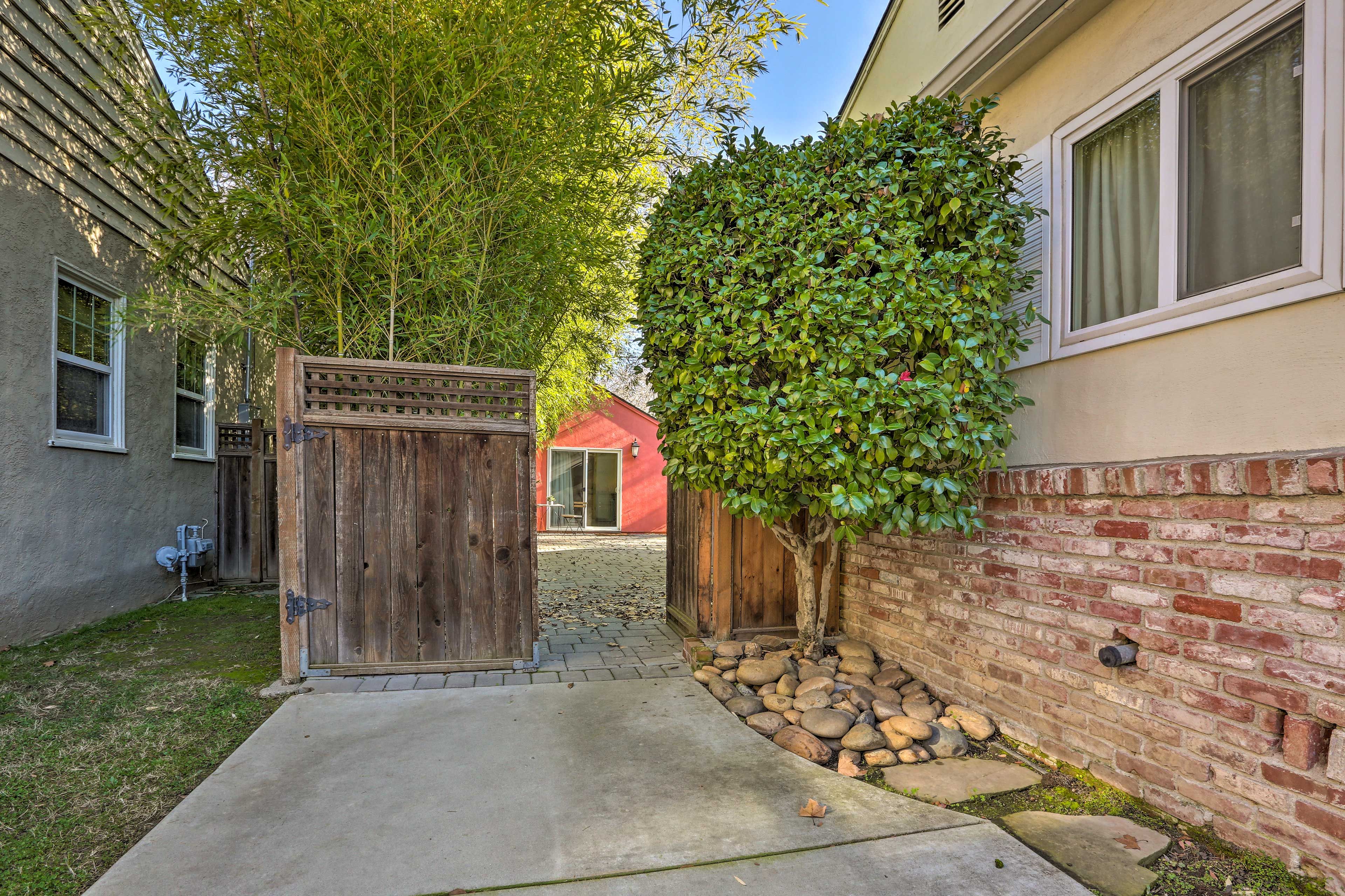 Unit Access Gate