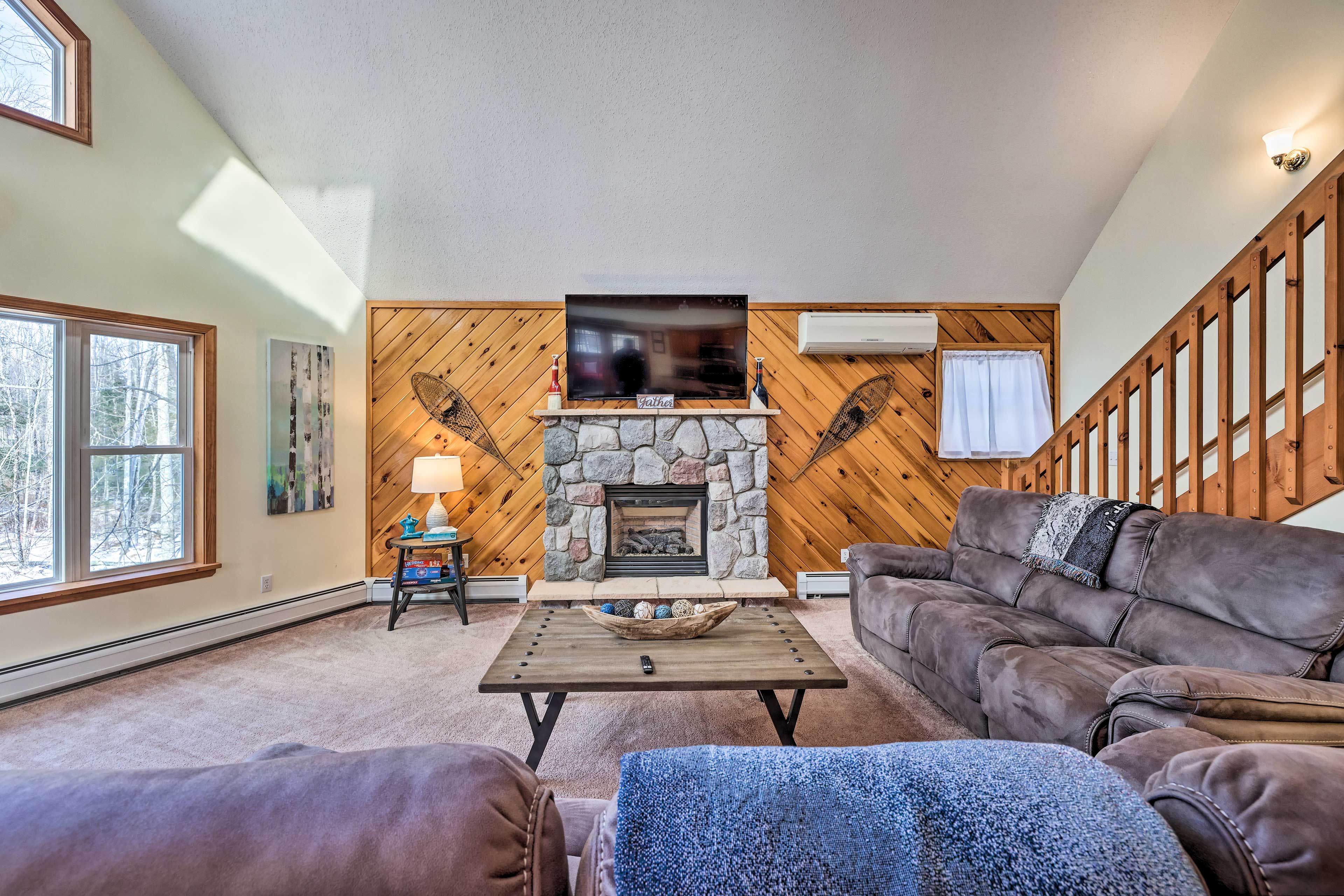 Living Room | 2nd Floor | Free WiFi
