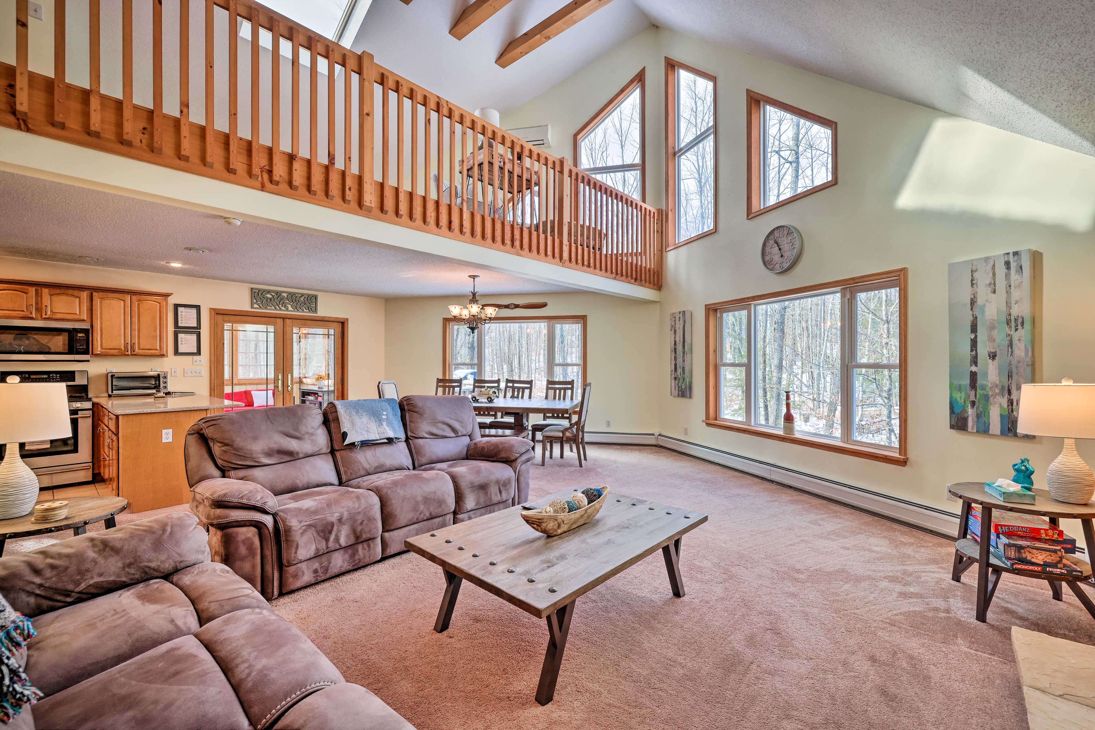 Hamlin Vacation Rental | 3BR | 2.5BA | 3,254 Sq Ft | Stairs Required