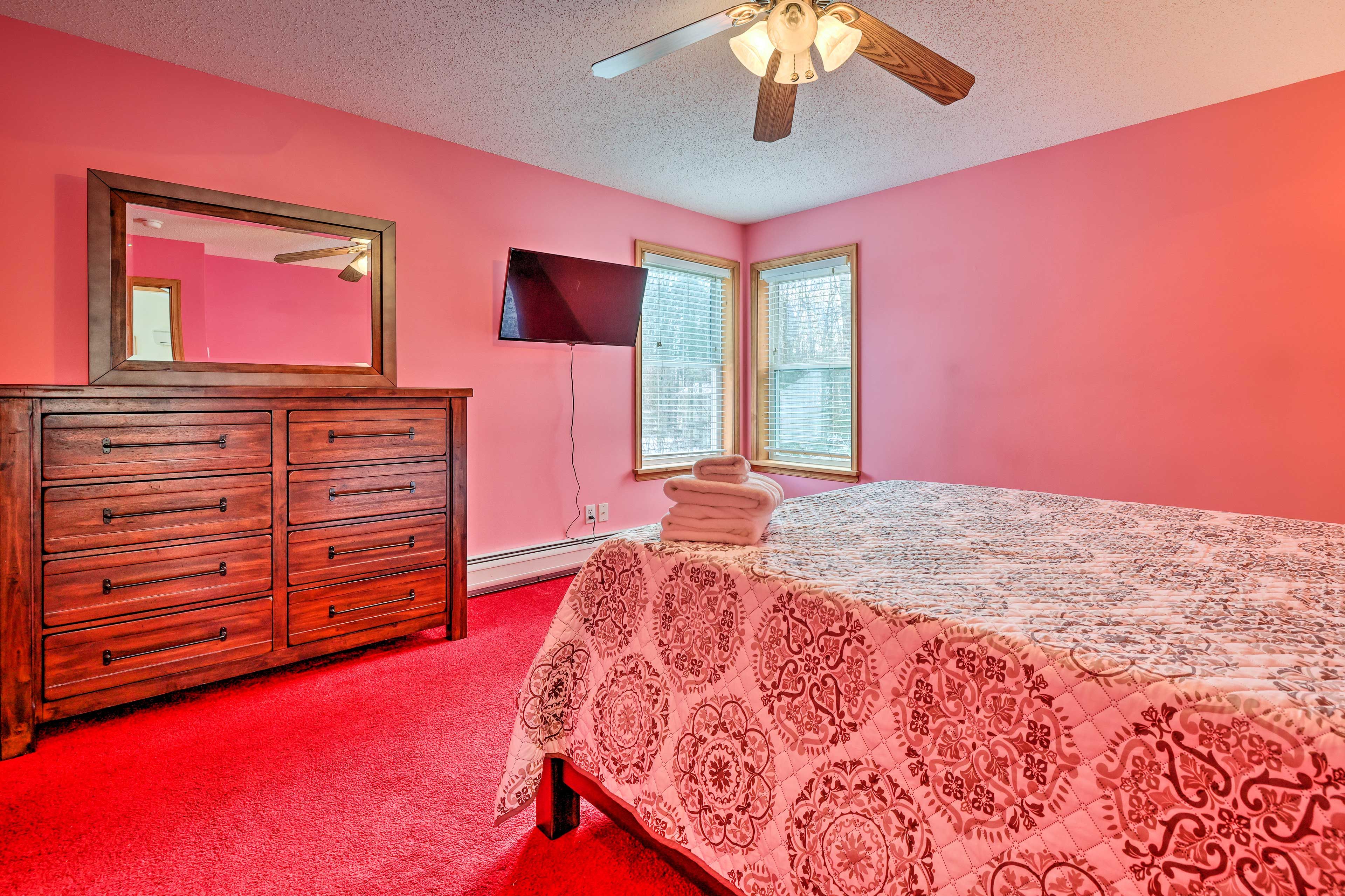 Bedroom 3 | Queen Bed | 2nd Floor