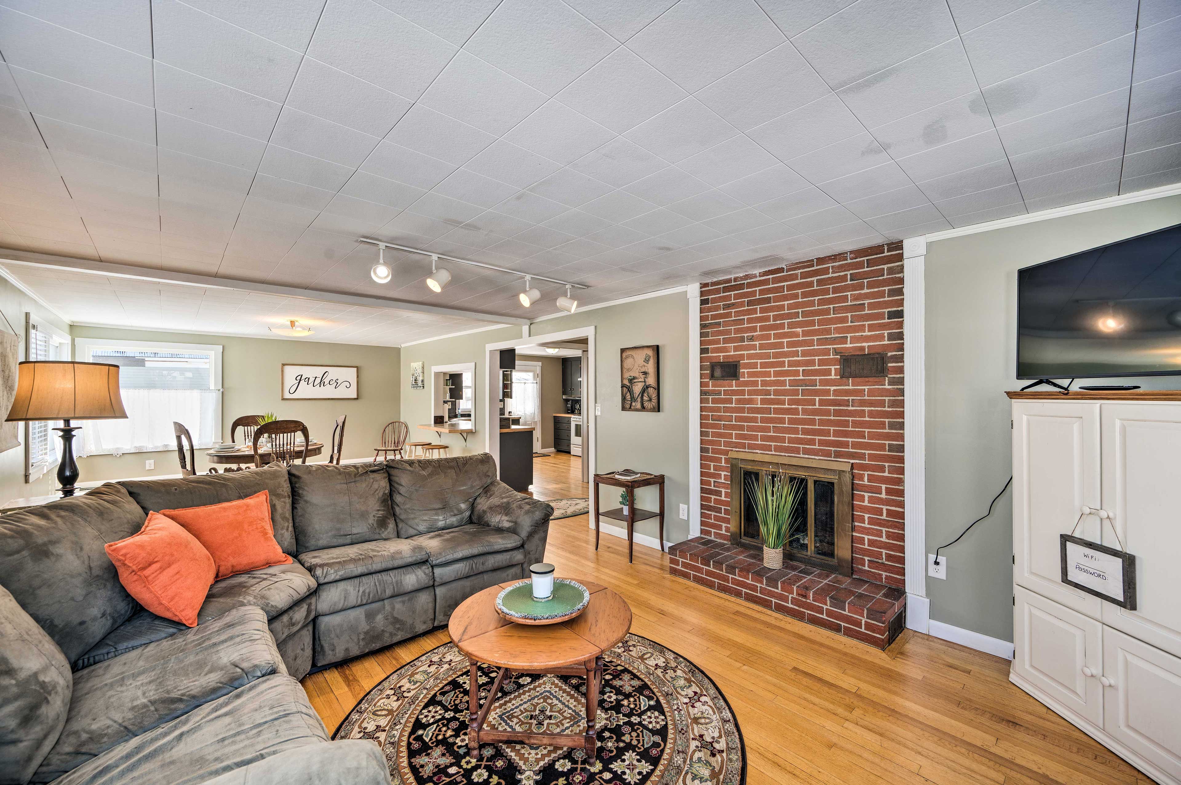 Andover Vacation Rental | 2BR | 1BA | 4 Stairs to Access | 1,150 Sq Ft