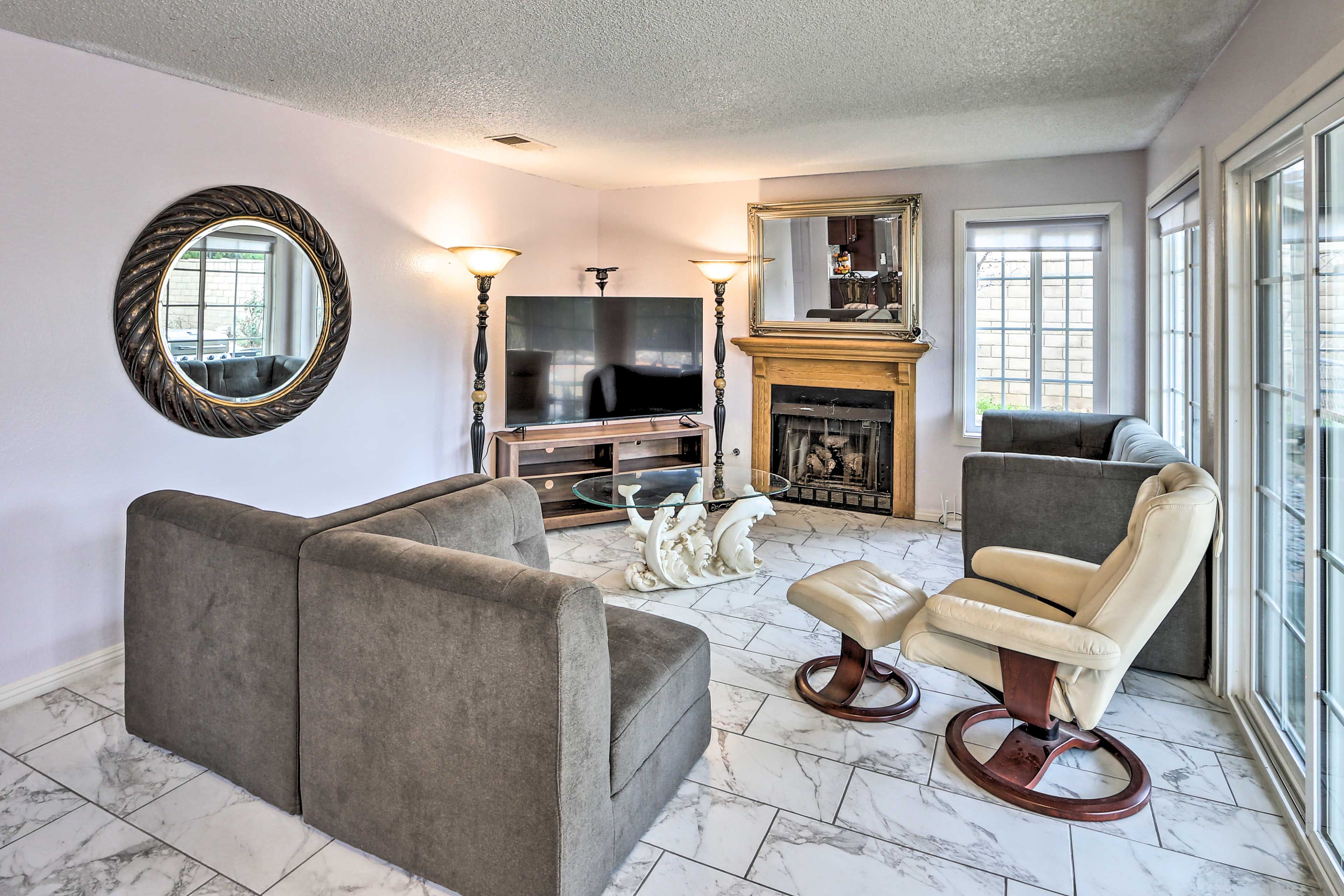 Living Room | Main Level | Smart TV w/ Netflix