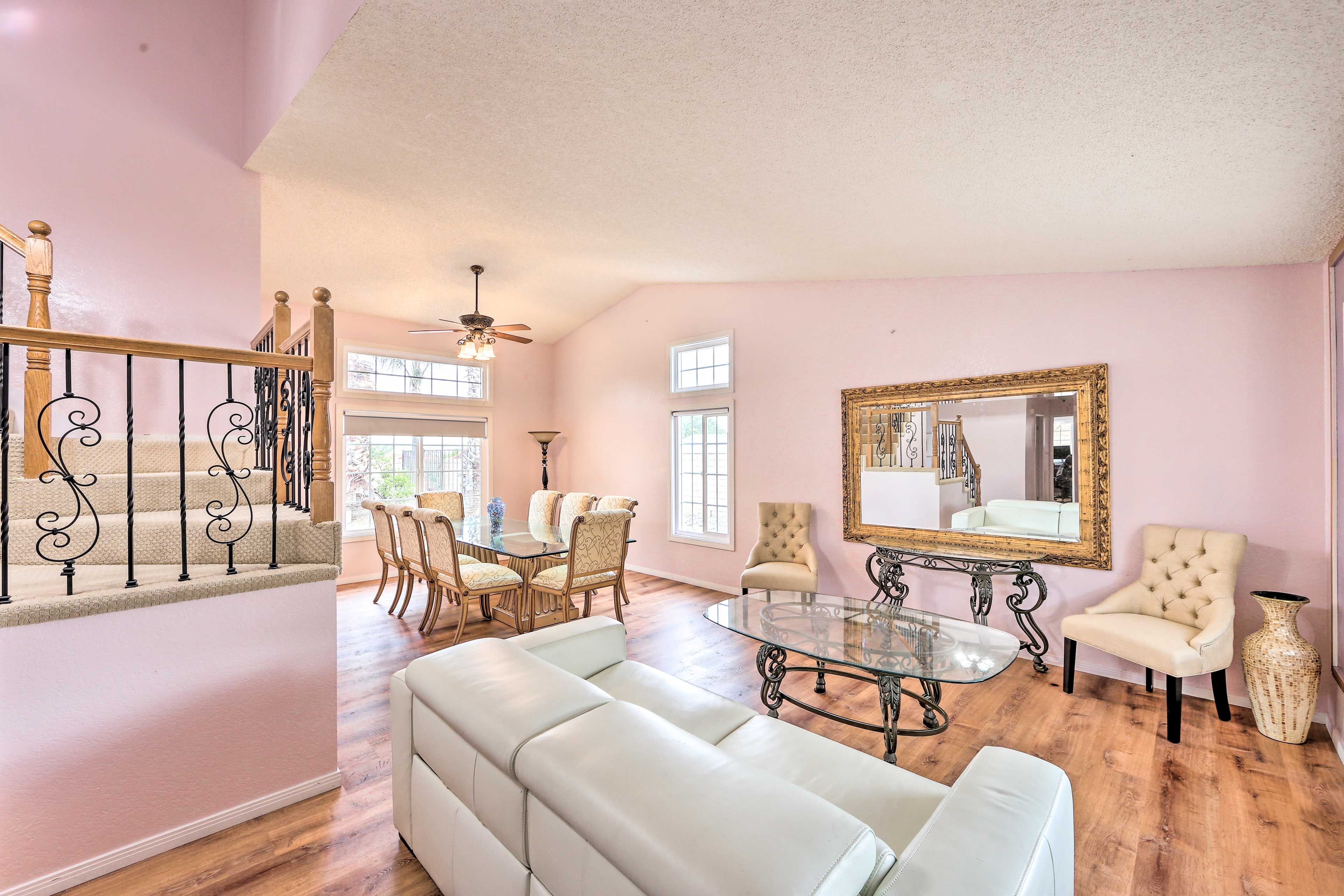Front Room | Main Level | Free WiFi