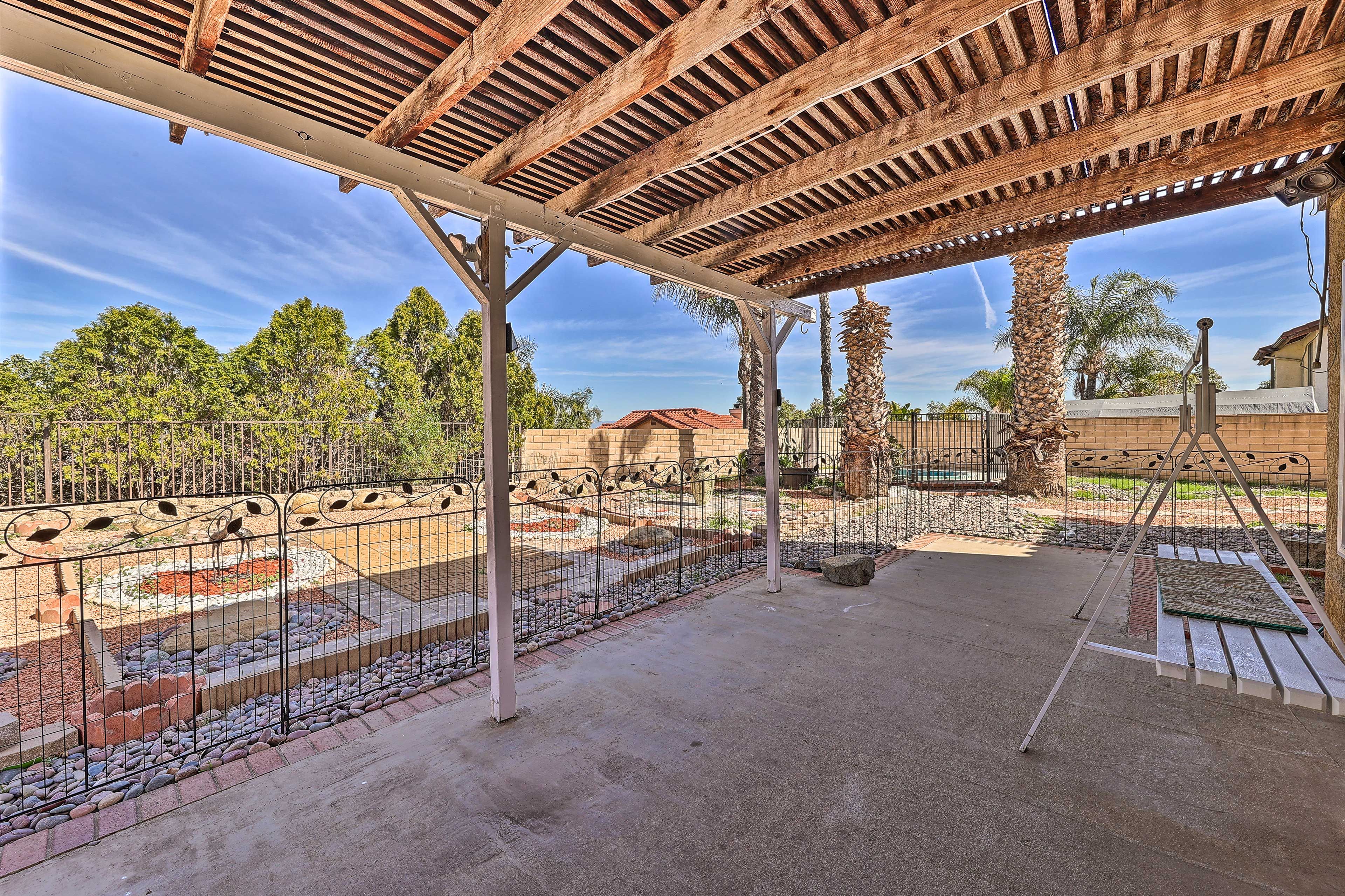 Covered Patio | Gas Grill
