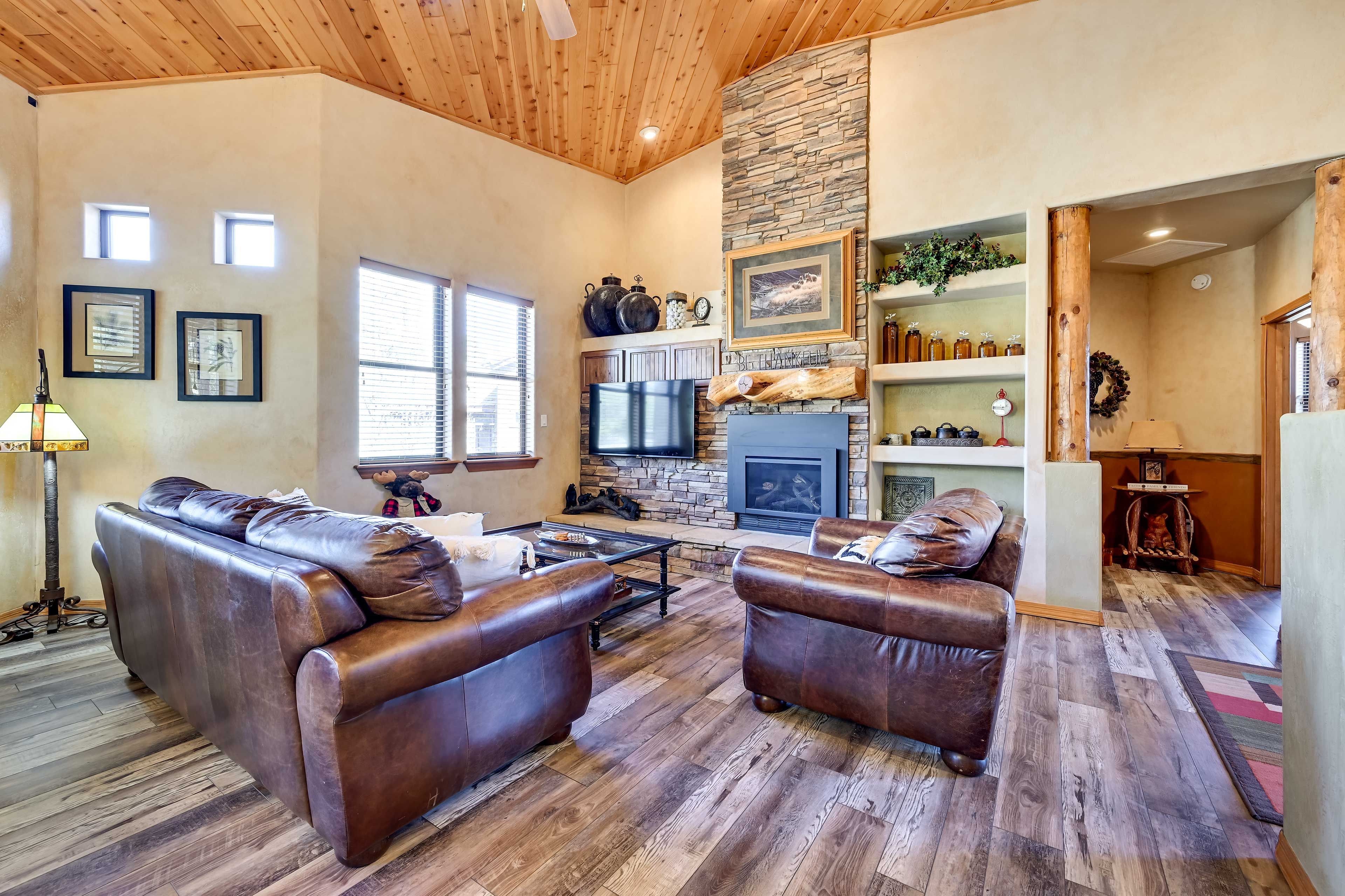Show Low Vacation Rental Cabin | 3BR | 3BA | Step-Free Access