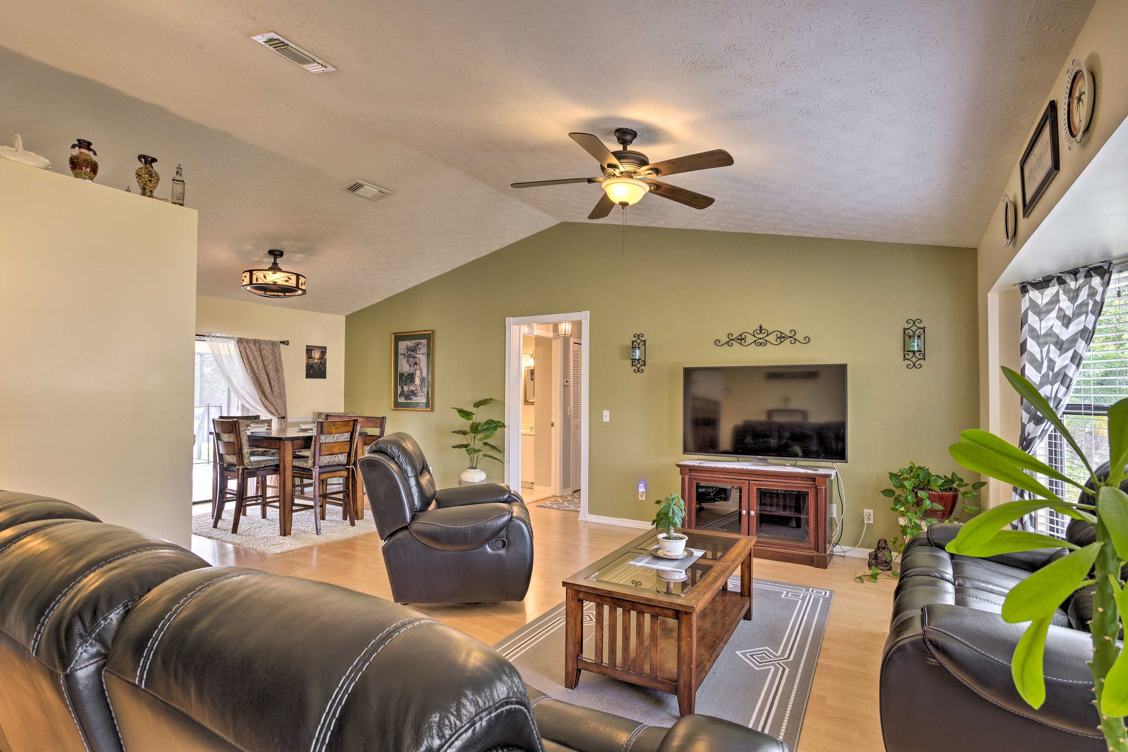 Living Room | Smart TV