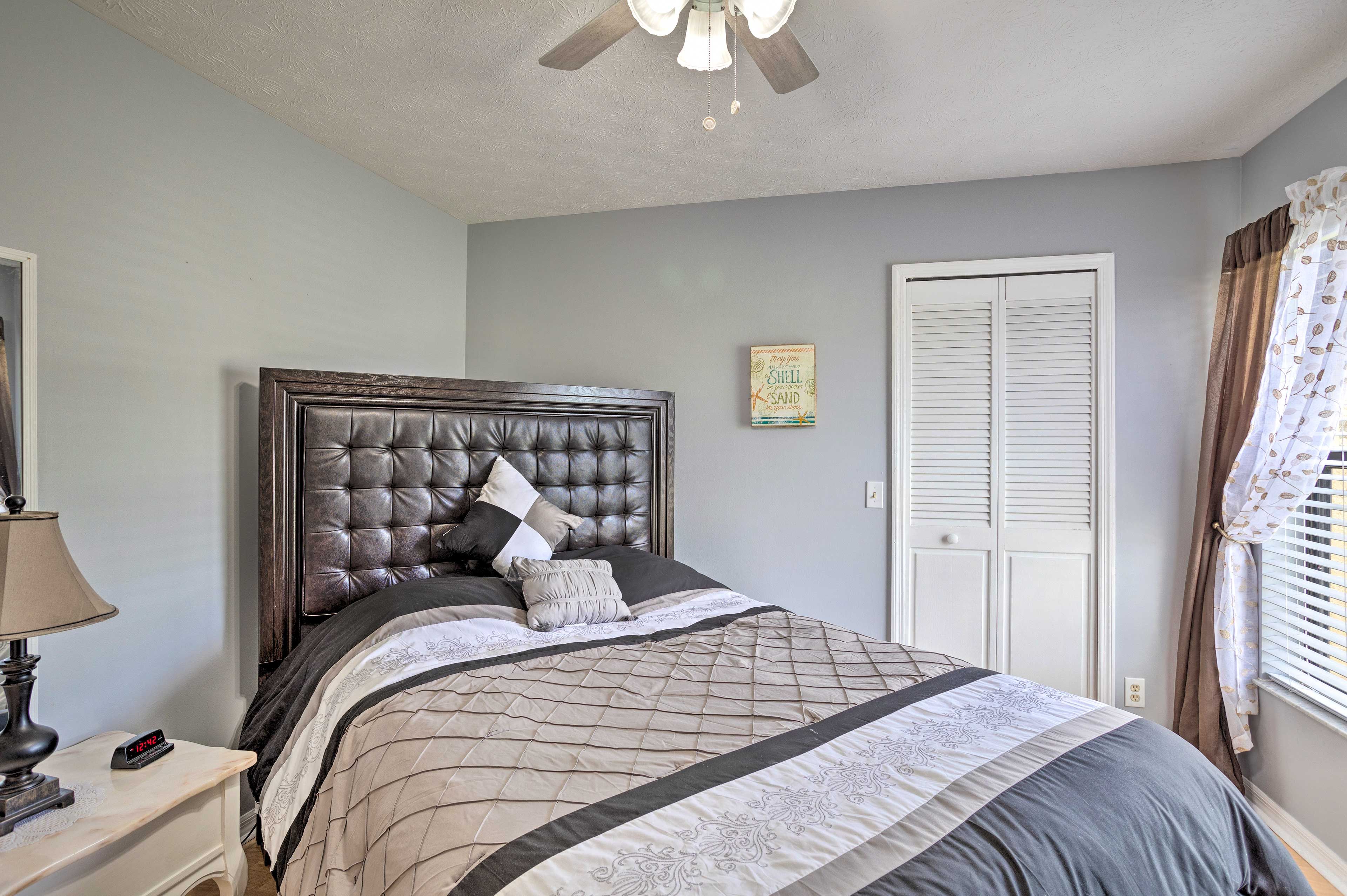 Bedroom 2 | Queen Bed