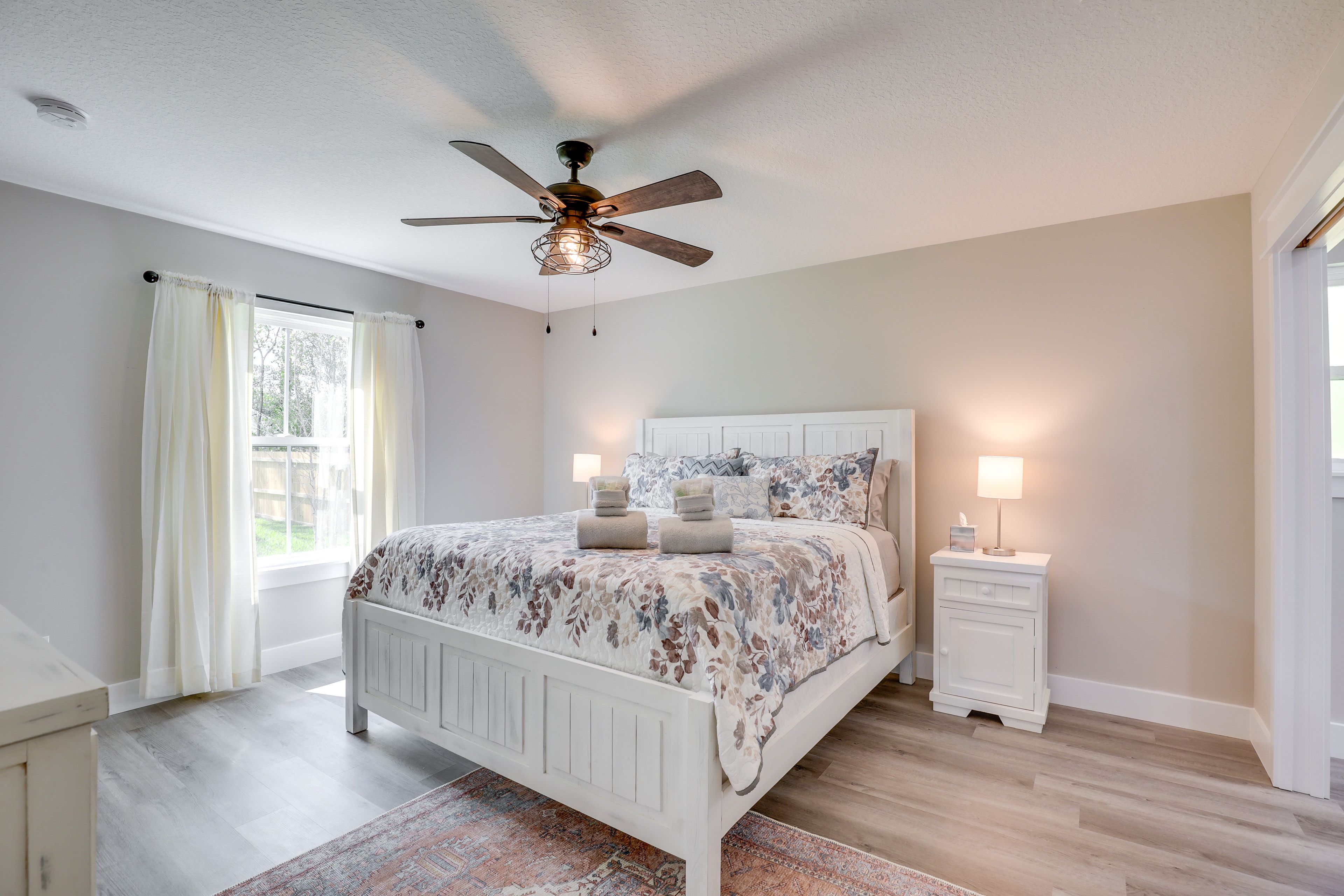Bedroom 1 | King Bed | Linens Provided | En-Suite Bathroom