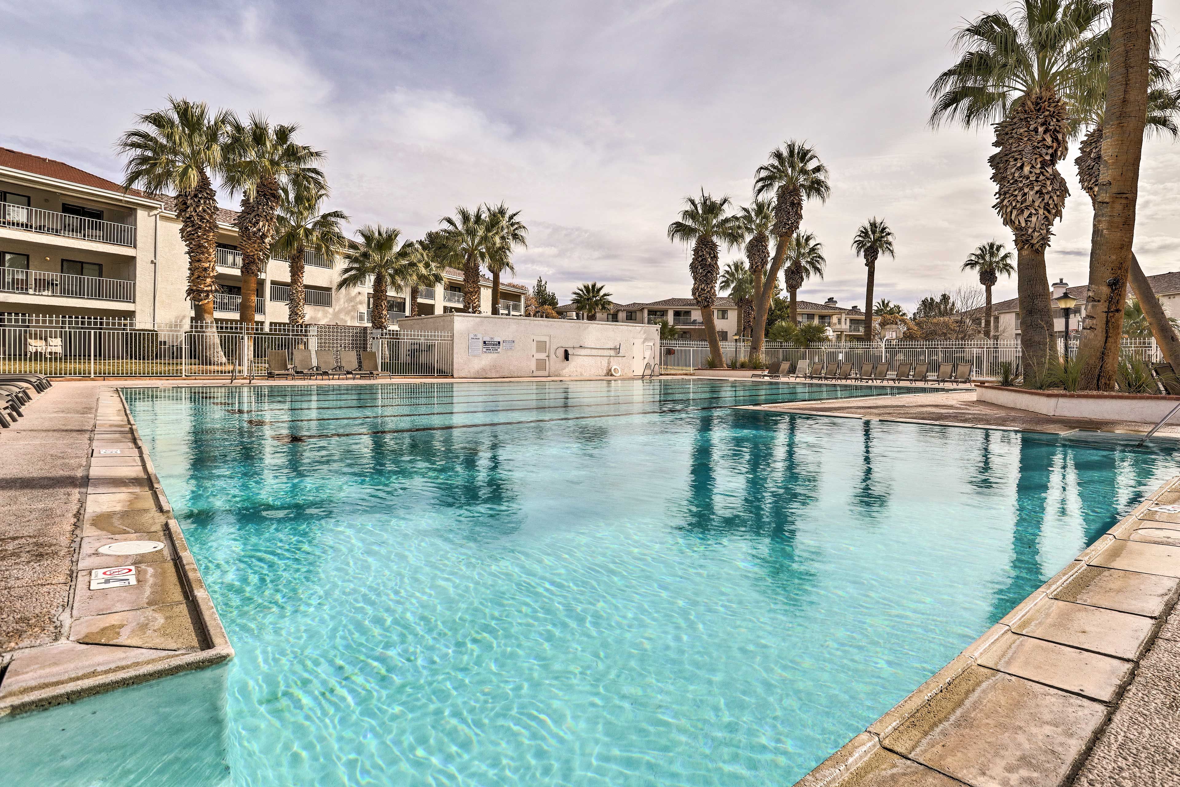 Las Palmas Resort | Community Amenities