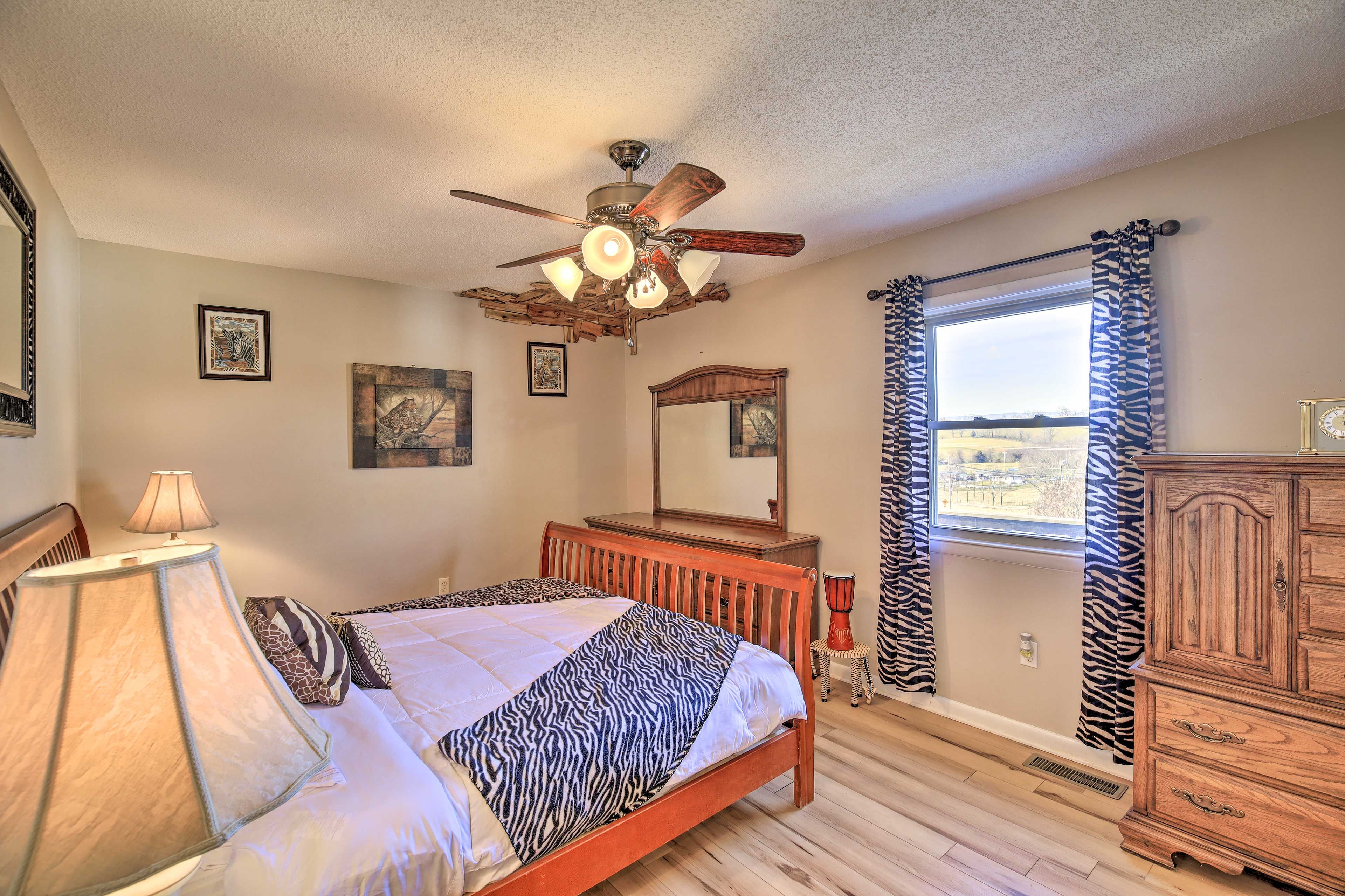 Bedroom 1 | King Bed | Linens Provided