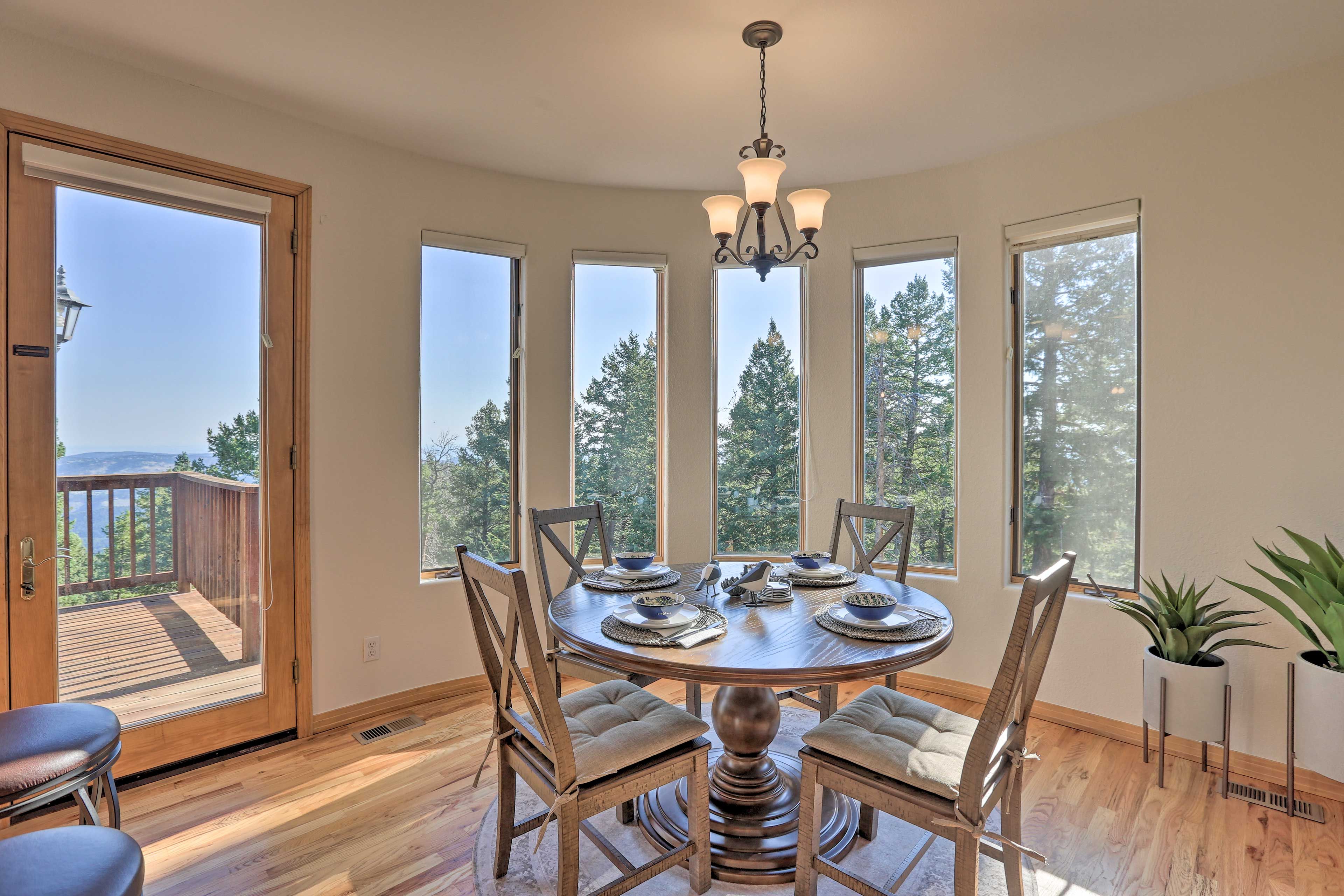 Dining Area | Mountain Views