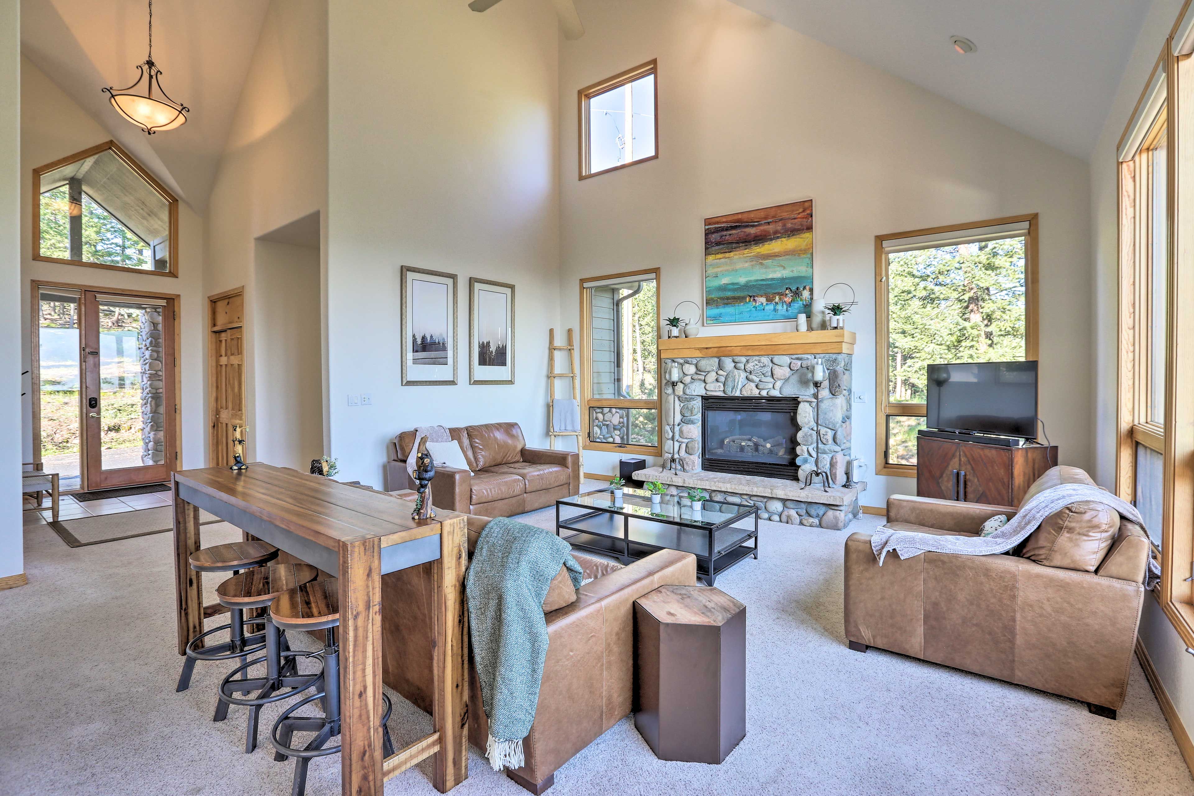 Living Room | Free WiFi