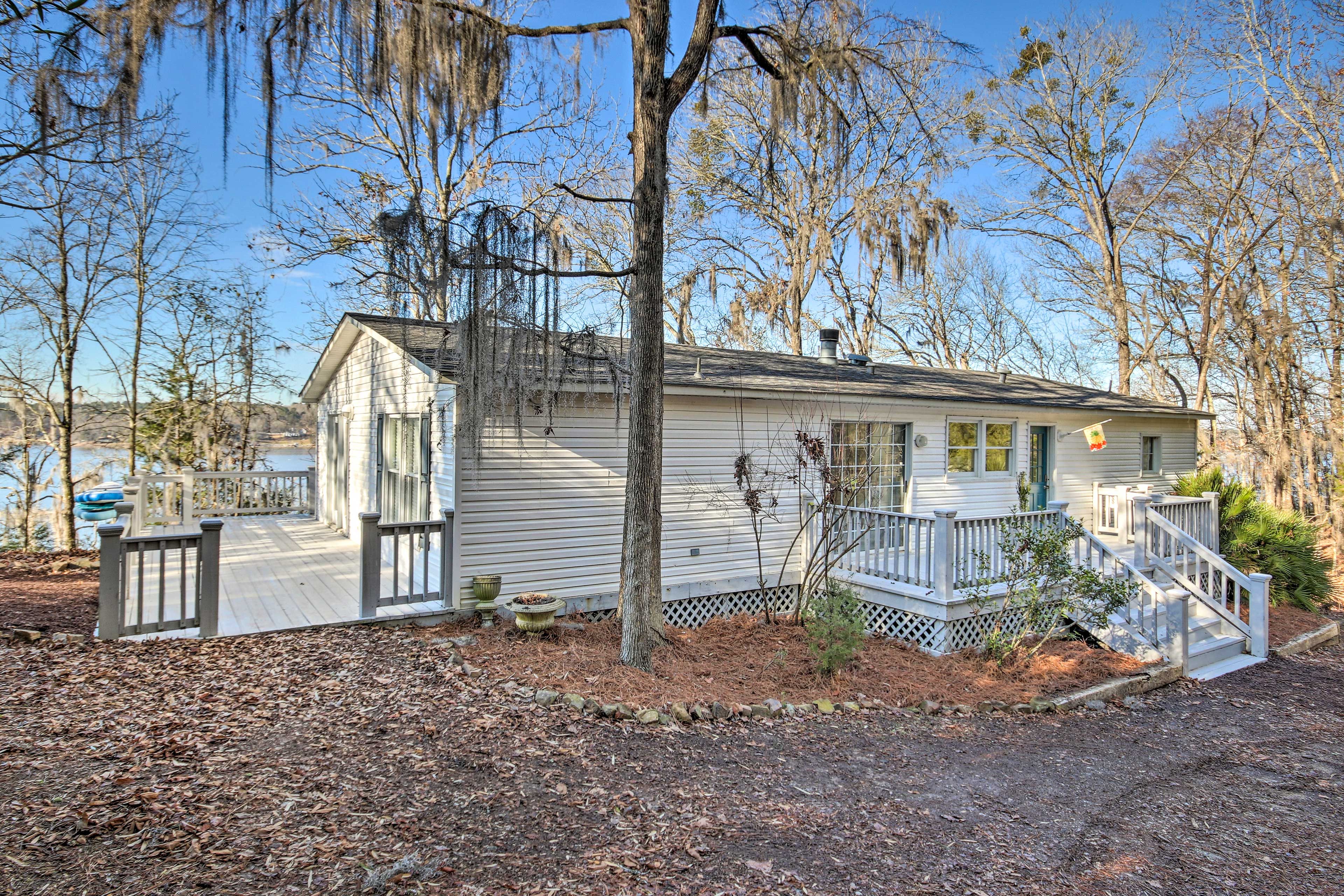 Parking | Driveway (6 Vehicles) | RV/Trailer Parking