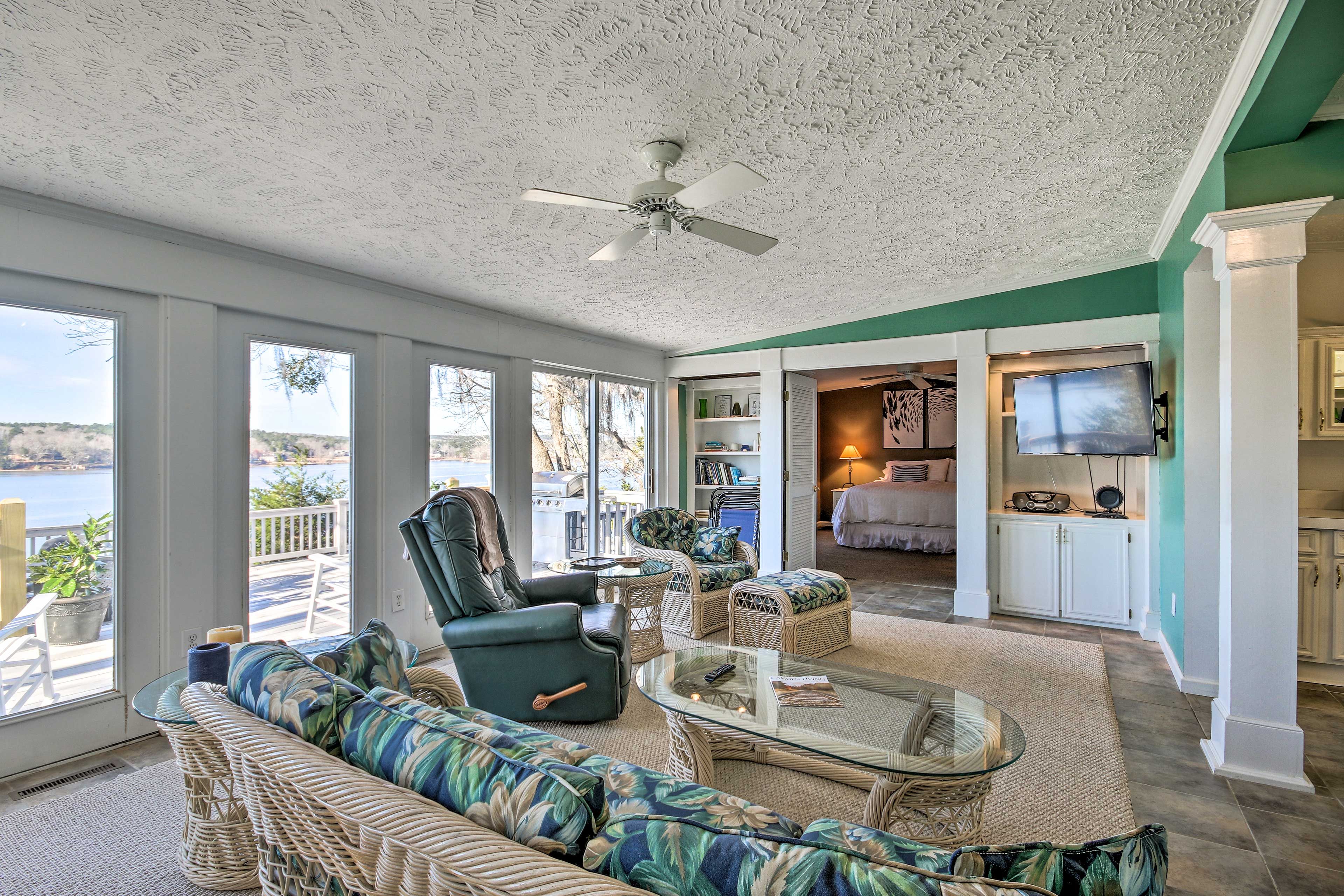 Living Room | Central A/C + Heating