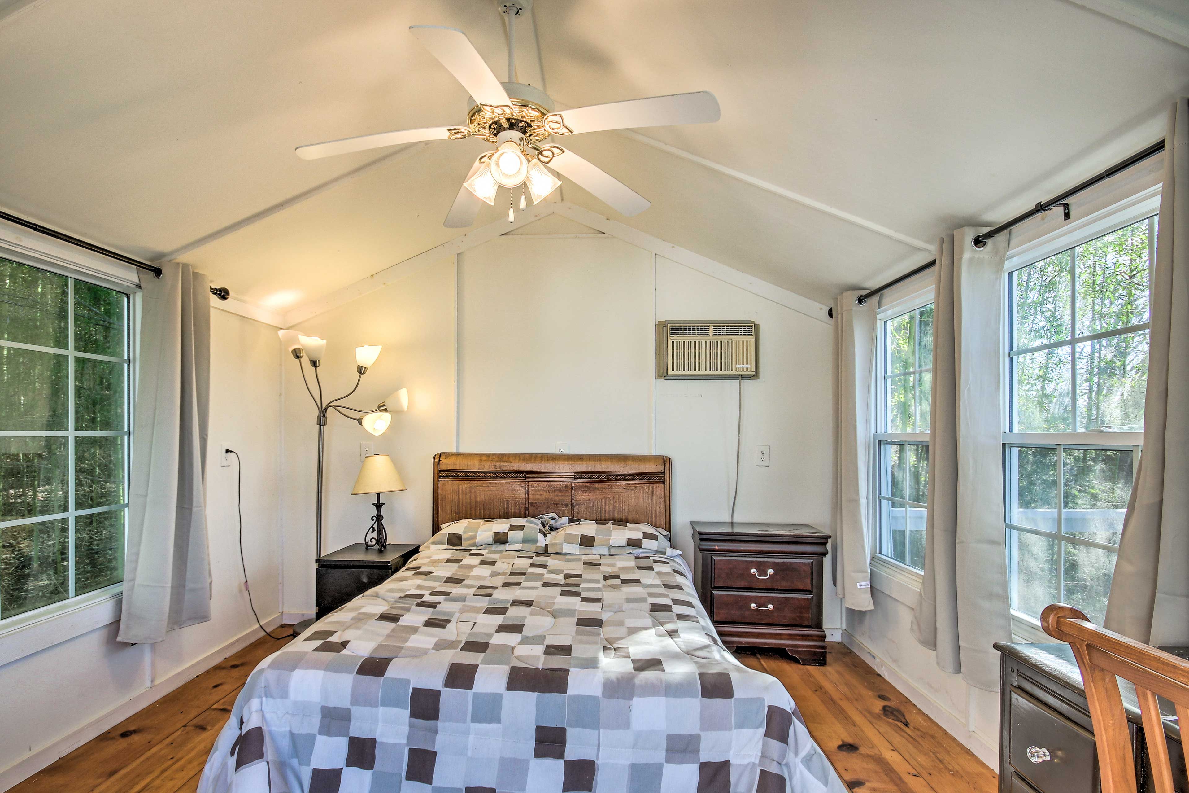 Bedroom 3 | Separate Bunkhouse | Full Bed