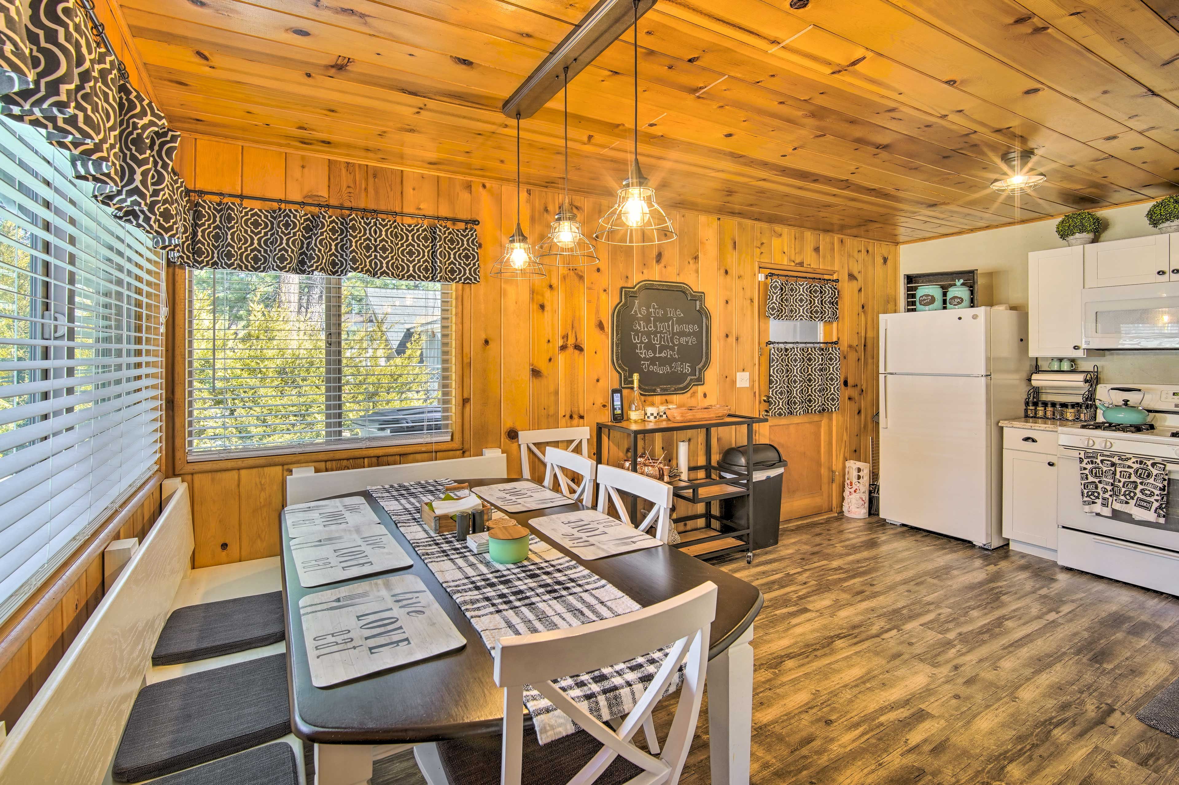 Kitchen & Dining Area | Dishware & Flatware